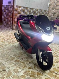 للبيع دراجه pcx ياباني الاصلي نوزل خطين ستان كهربائي حساس ازدحام دراجه...
