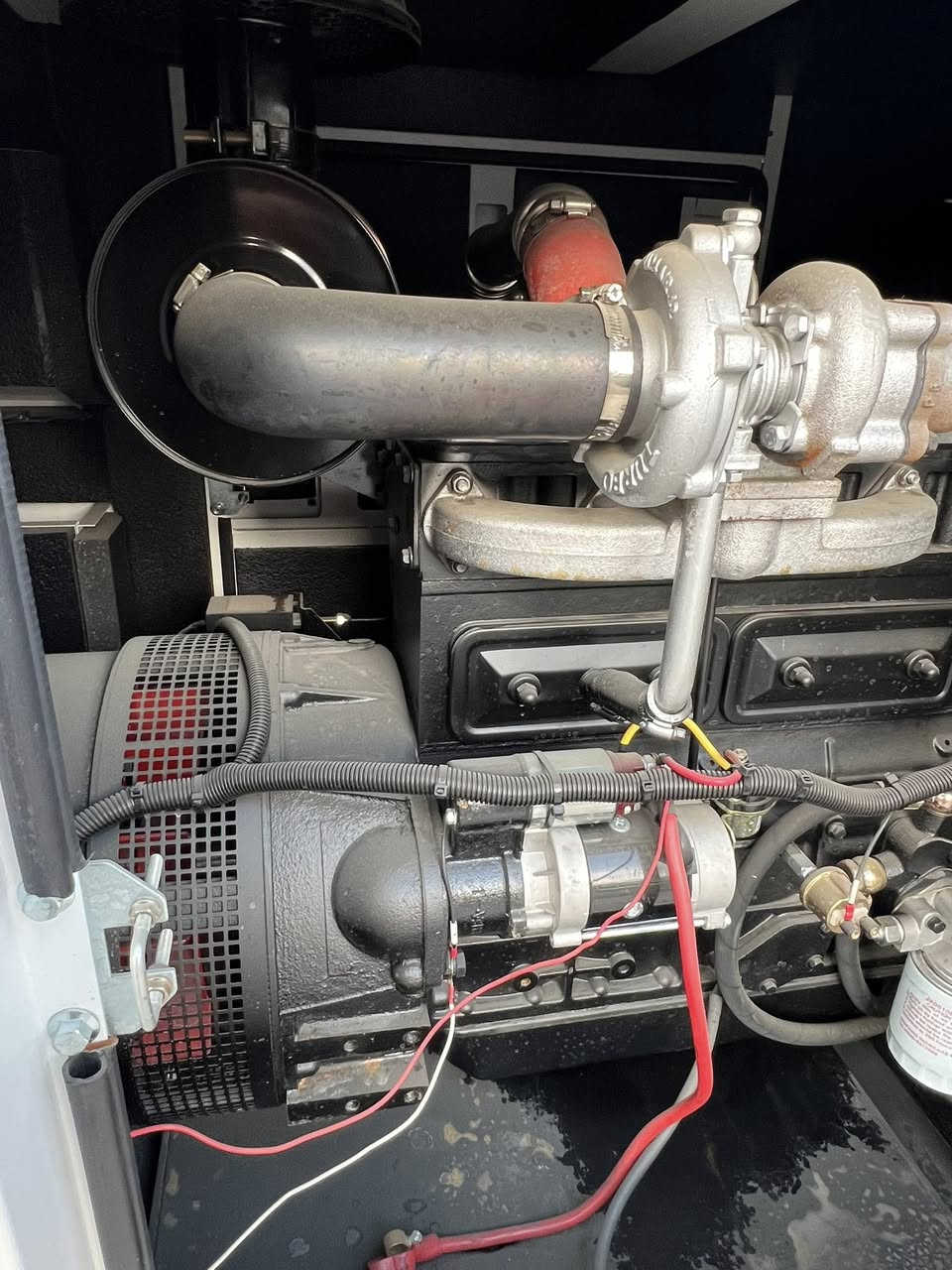 توفرت مولدات ريكاردو  صيني   

محرك نوع ريكاردو 60 كيفي 
توليد ستامفورد انكليزي نحاس ٪100
نظام تشغيل واطفاء ذاتي ats
كاتم سوبر سايلنت 
ضمان حقيقي سنه او الف ساعه عمل 
توصيل داخل بغداد مجاني 

كل هذا وبسعر بس 7 مليون 

العنوان الكراده شارع 62
مقابل مطعم توست او بيت حلب 
***********

متوفر ايضاً احجام 37 كيفي و50 كيفي 

متوفر توصيل لكل المحافظات
