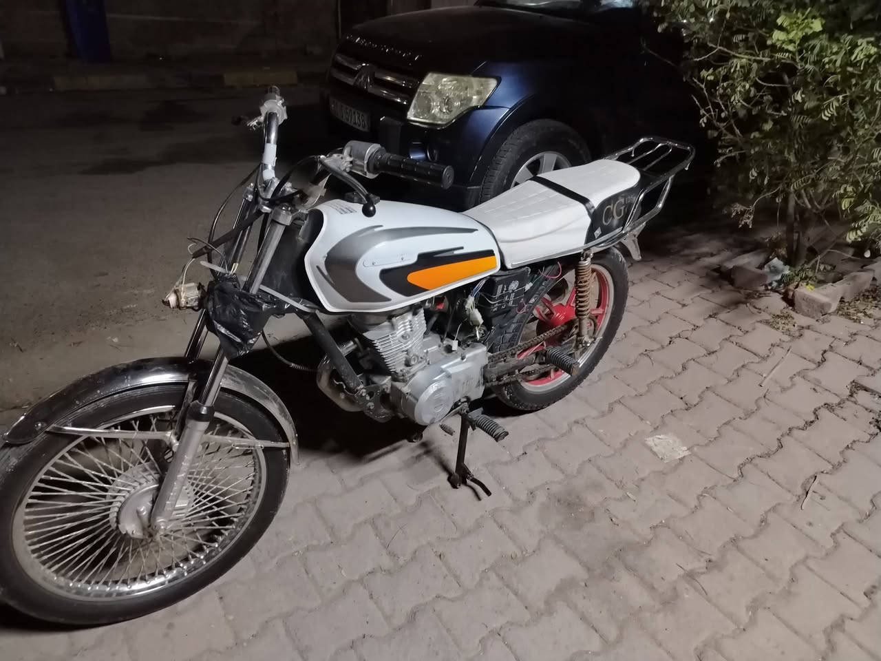 السلام عليكم دراجه يراني كلك كلك مكاني الحسينيه الراشديه السعر٢٥٠الف وبيها مجال وهاذا قمي ***********
