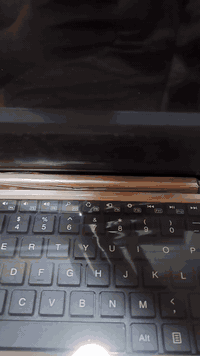 السلام عليكم لابتوب ميني جديدة لوك ما اعرف بيهن سعرها ٧٥ توصيل بغداد مجانا وبقية المحافظات ٥ آلاف للاستفسار ***********
