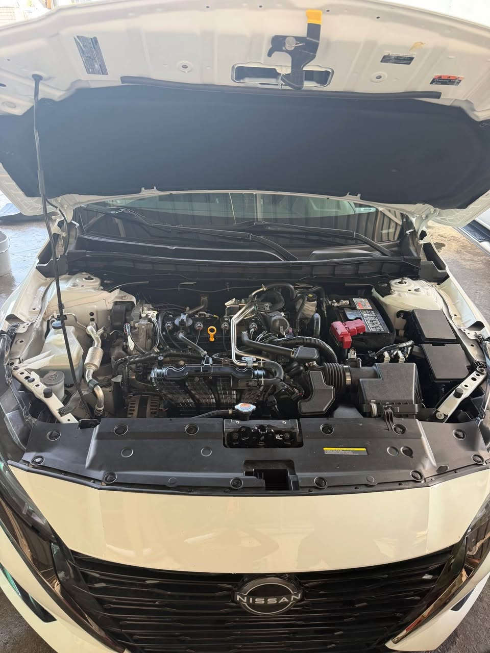 🚗 للبيع | نيسان التيما SR – 

✨ المواصفات:
✅ فئة SR الرياضية
✅ اللون: أبيض
✅ الممشى: 60 ألف
✅ جنوط رياضية ألمنيوم
✅ شاشة لمس كبيرة مع Apple CarPlay وAndroid Auto
✅ كاميرا خلفية
✅ تشغيل بالبصمة مع زر تشغيل (Push Start)
✅ دخول ذكي (Smart Key)
✅ مثبت سرعة
✅ مقود متعدد الاستخدامات
✅ حساسات أمان وأنظمة مساعدة للسائق
✅ مكيف ممتاز

📌 حالة السيارة:

* حادث 3 قطع ونص صبغ
* بدون دواخل
* السيارة كاتية وتترقم في جميع المحافظات الشمالية.

📍 الموقع: كركوك
💵 السعر: 16,300 دولار ويوجد مجال للجادين.

📞 للتواصل:
***********

الجادين فقط، وأهلاً وسهلاً بالجميع. كركوك, العراق
