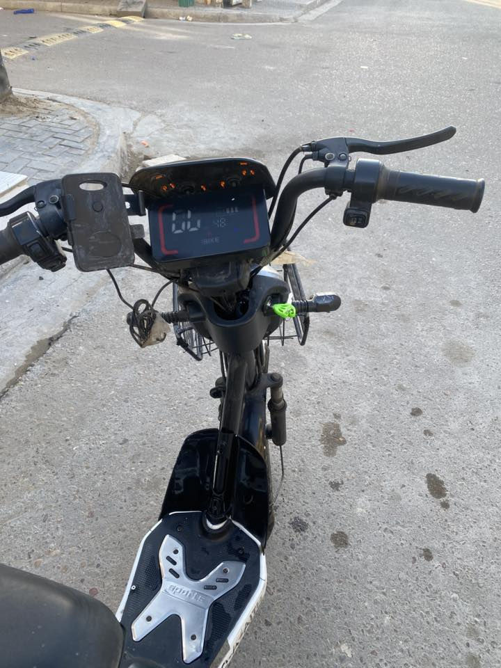 دراجه. شحن. فقط كشن مكسور متروكه  بس مابيها شي  شغاله وتمشي اب 175 بغداد البنوك ***********
