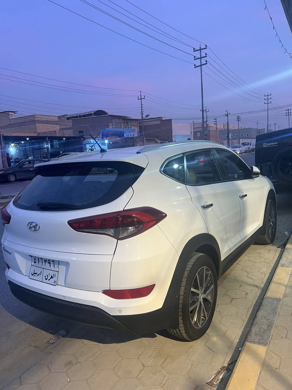 توكسان للبيع مديل 18 
مكفوله من فتح وصبغ كير محرك كله مكفول عده بارد جداً بسيط تبريد قطعتين سايد بريك برجل شاشه كبيره دواخل جديده سياره خليجيه ماشيه 86 
الاستفسار… .
على رقم ***********
أو خاص مكاني نجف
