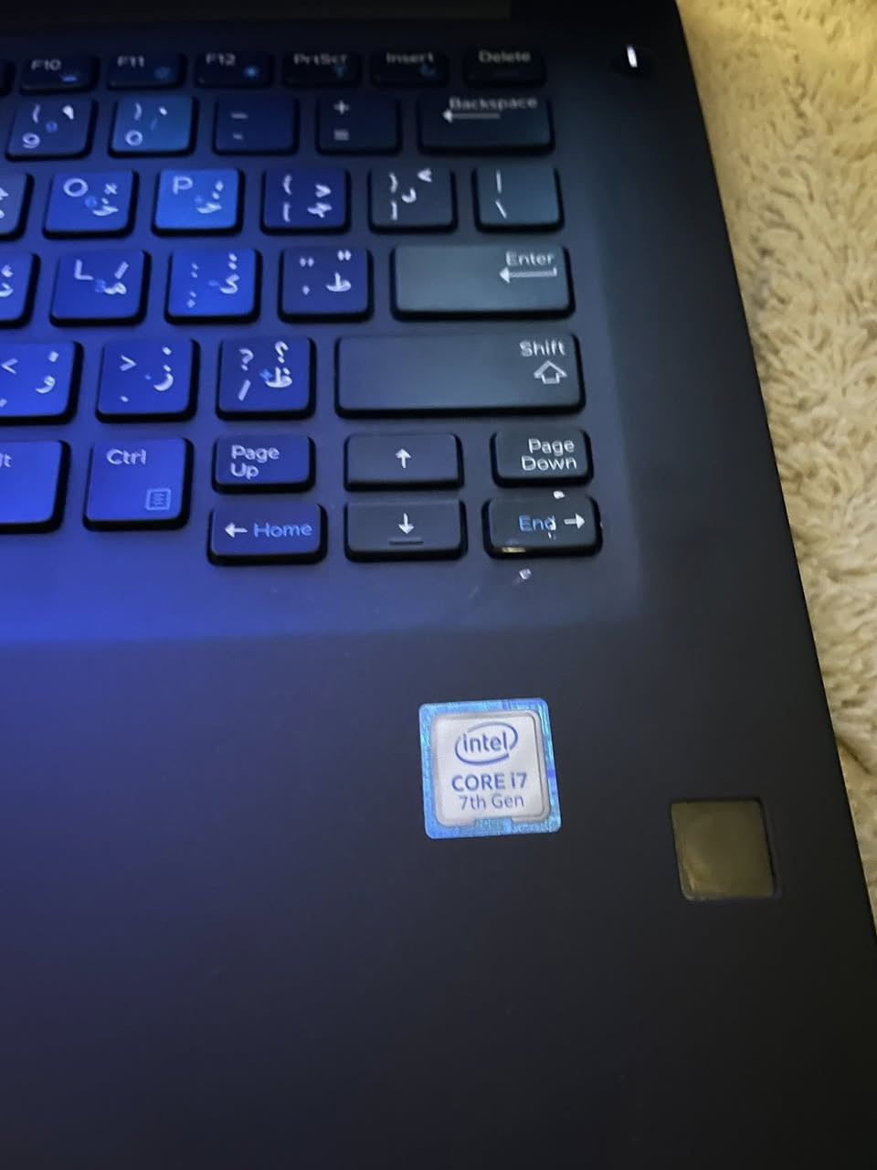 السلام عليكم لابتوب للبيع DELL
لابتوب كلش نظيف واستخدام شخصي
المعالج: i7جيل السابع 
الرامات: 8 DDR4
التخزين:SSD256
الشاشه: 14.3لمس تشغل 4K
شاحنته موجوده الاصليه وجنطه هم 
رايده 310وبي مجال للطيبين مكاني بغداد الدورة والي بعيد عليه اكدر اشوفله شركه توصيل واتساب ***********
