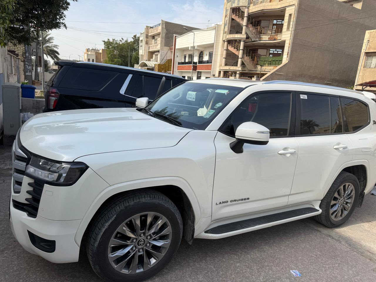 البيع
السلام عليكم لاند كروز 2022 GXR توين تيربو ساز
تطبيق 3 شاشات 
ماشيه 105 الف السياره مكفولة
السعر 62 الف دولار وبيه مجال
مكان السيارة بغداد 
الاستفسار ***********
