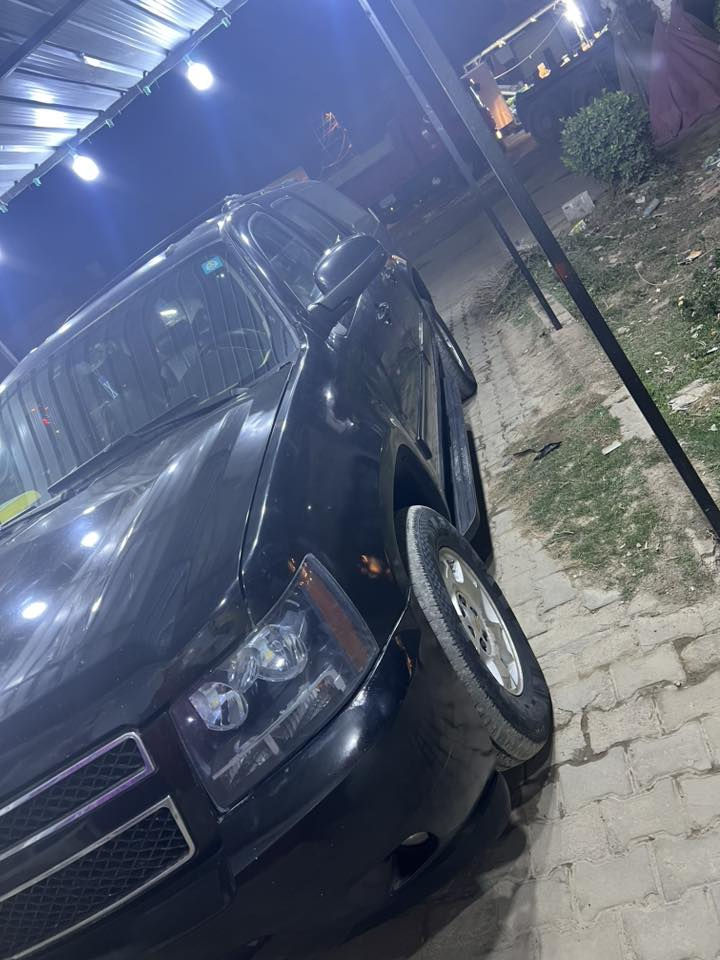 مستعجل ع بيعتها عندي مريض تاهوو 2013  خليجيه فول مواصفات الأخير LT منضومه غاز بنورامه تحكمات استيرن تحكمات كشنات سستم صوت كشنات كلها جلد كفاله كص وسرقه وعشاير جاهزه الأخير مكينه وكير بلايلون كفاله عامه صدر امامي خلفي جديد لايت زنون اصلي ارقام بغداد وسنويه بغداد عضم عاج شغل مضبوط سياره جاهزه الأخير مكانها بغداد الستفسار ***********اكررر مكانها بغدادسعر 75  وبيها مجال الطيبين المو شراي لا يتعبني
