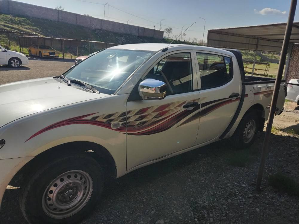 مودیل ـ 2012
سیارة نظیفة   بدون ظربة شرط شاصی 
شرط تحویل
***********
*********** كركوك, العراق
