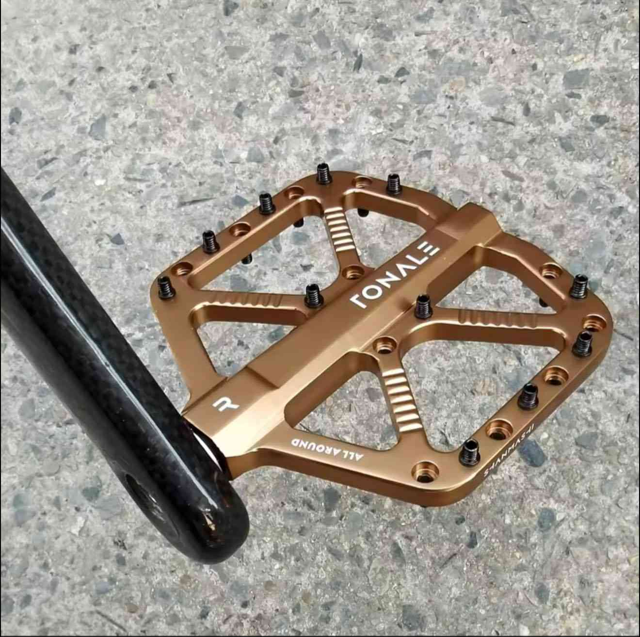 دواسات للبيع درجة اولى زوج واحد ***********
