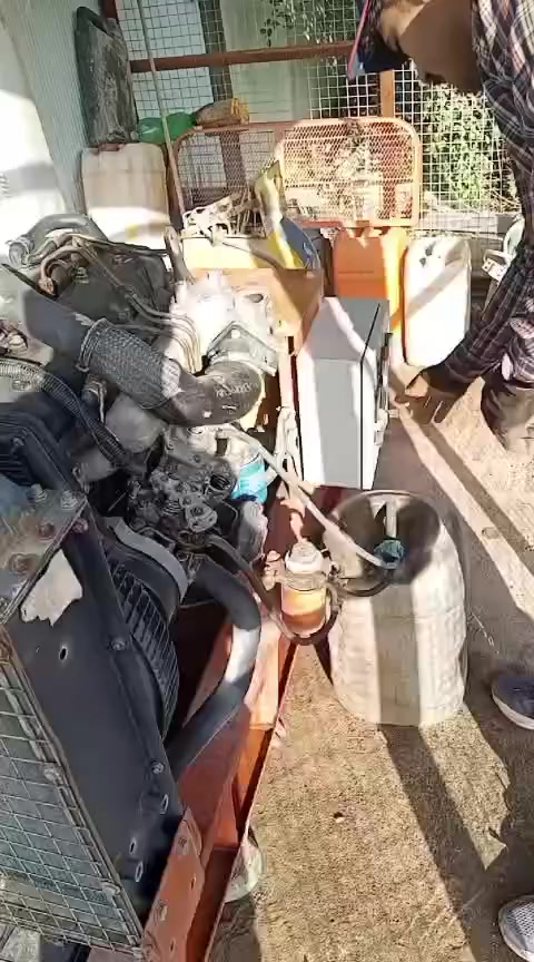 السلام عليكم مولد للبيع سكر 30 كي في سعره 16 ورقه جاهز مجهز شغال مكان الناصريه السيف ***********
