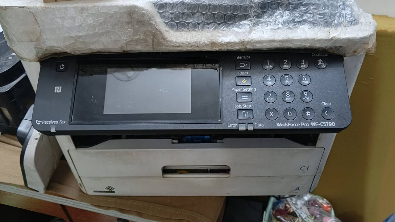 السلام عليكم
طابعه ايبسون استعمال قليل للبيع 
c5790 ملون/ابيض واسود
شاشه لمس واي فاي تدعم البلوتوث ولنت يعني متحتاج لابتوب من التلفون مباشر تطبع تطبع وجه+وجهين كلش هوايه مواصفات . احبار سائله وجهاز تصفير جديد واحبار اضافيه ابو لتر وفضله اضافي كلهم جدد امانه الله استعمال قليل 
للبيع بسعر مناسب عنواني الشعب حي البساتين 
***********
