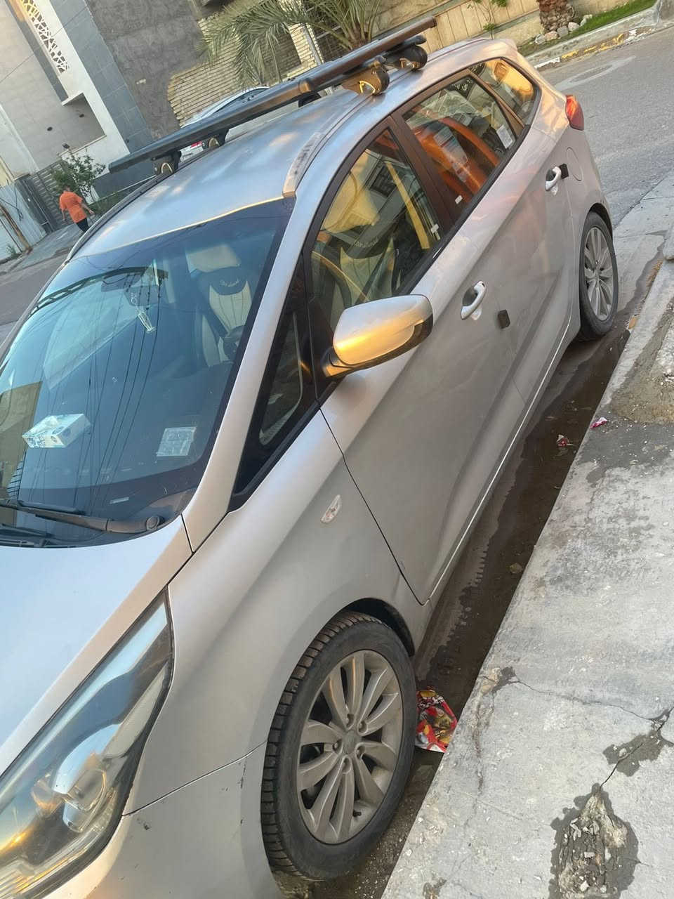 السلام عليكم مكلف بلنشر رقم صاحب السيارة*********** كيا كارنز خليجي الدولية موديل 2016 للبيع فقط عنوان بغداد الغزاليةالسعر 13500دولار
