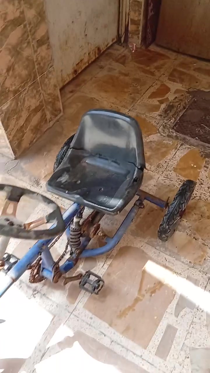 السلام عليكم بكي لبيع حجم 24 بكي جديده كلش أو نضيف بس بيه عطل  لاثنين هو يرداه 3 مامات أو عندك انعواج بل شاصي الجو الدرج جديده كلش نضيفه السعر 75 أو بيه مجال لشرايه عنوانه البصر كوت الحجاج استفسار الاتصالات على هذا الرقم ***********
