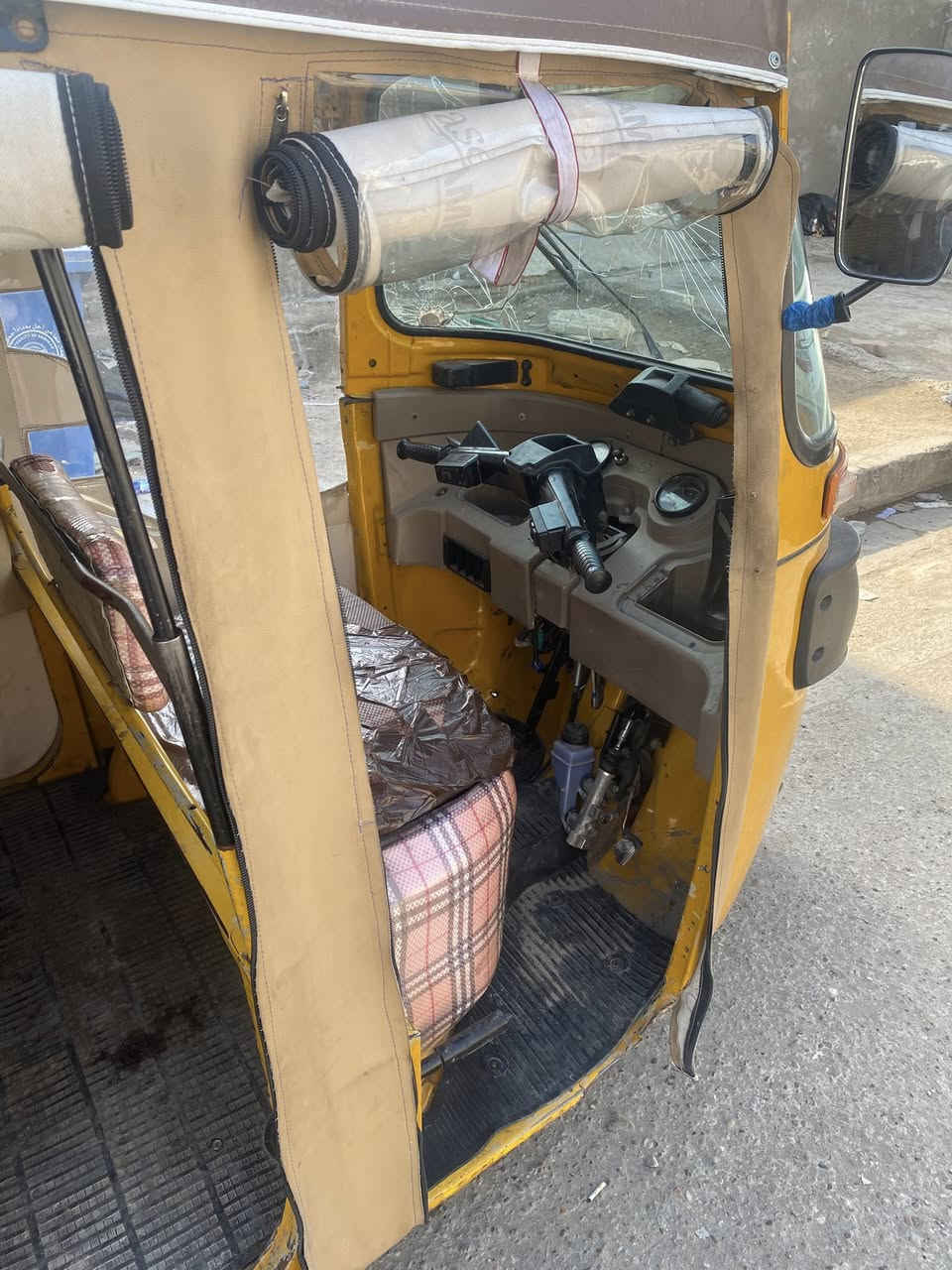 سلام عليكم تكتك موديل2019 شهر 12 اوراق  مكينه خير من الله طخات شوف العين مكفوله من صبغ ومعجون سعر ٤٥٠٠ 
ملاحضه فقط الباتري كاعد 
   ***********
