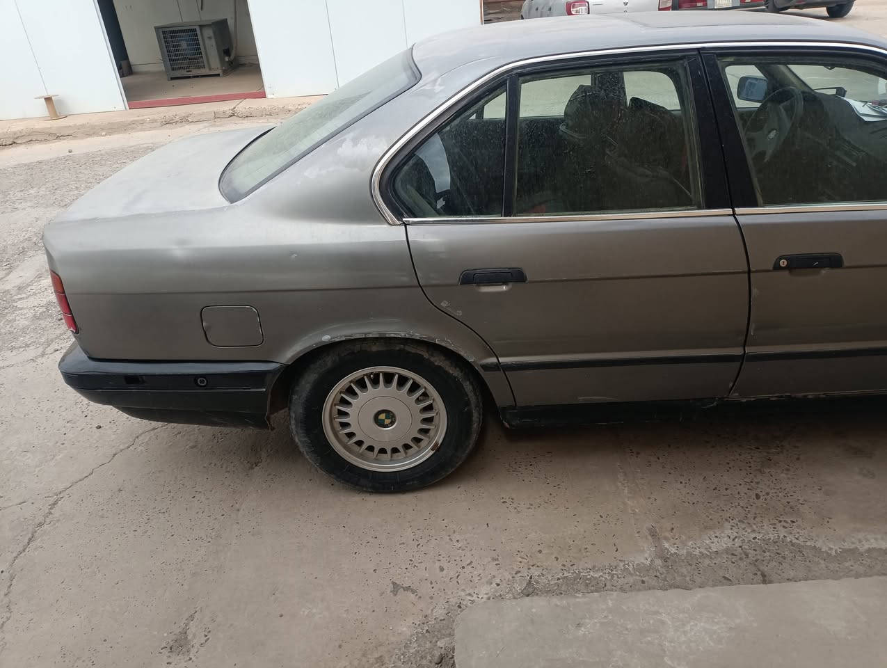 السلام عليكم
بي ام مسكر كبس 1992 وارد يابان بسمي نكليزي صلاح الدين 
سلايت
بليته بيها 
كير اوتو 
4جام كهربائي
تخم تاير
كير جديد 
محرك خير من الله 
سنتر لك 
بيه جلح بالقماره والجنطه
خاليه من الاخياس بس ذيل جاملغ الامامي 
تبريد 
كهربائية كله شغاله
السياره بدون حادث مكفوله ولا بارد 
وارد يابان 
غرفه مخمل 
مكاني سامراء 
***********
السعر 50كلشي اكو بل سوك التعليق السلبي مردود عليك مايعجبك اعبر وصلي ع محمد 
مراوس يرهم بس اوتو عادي ماريد 
قسط ما بيع  ولا وعده تجي تشوف بعينك
