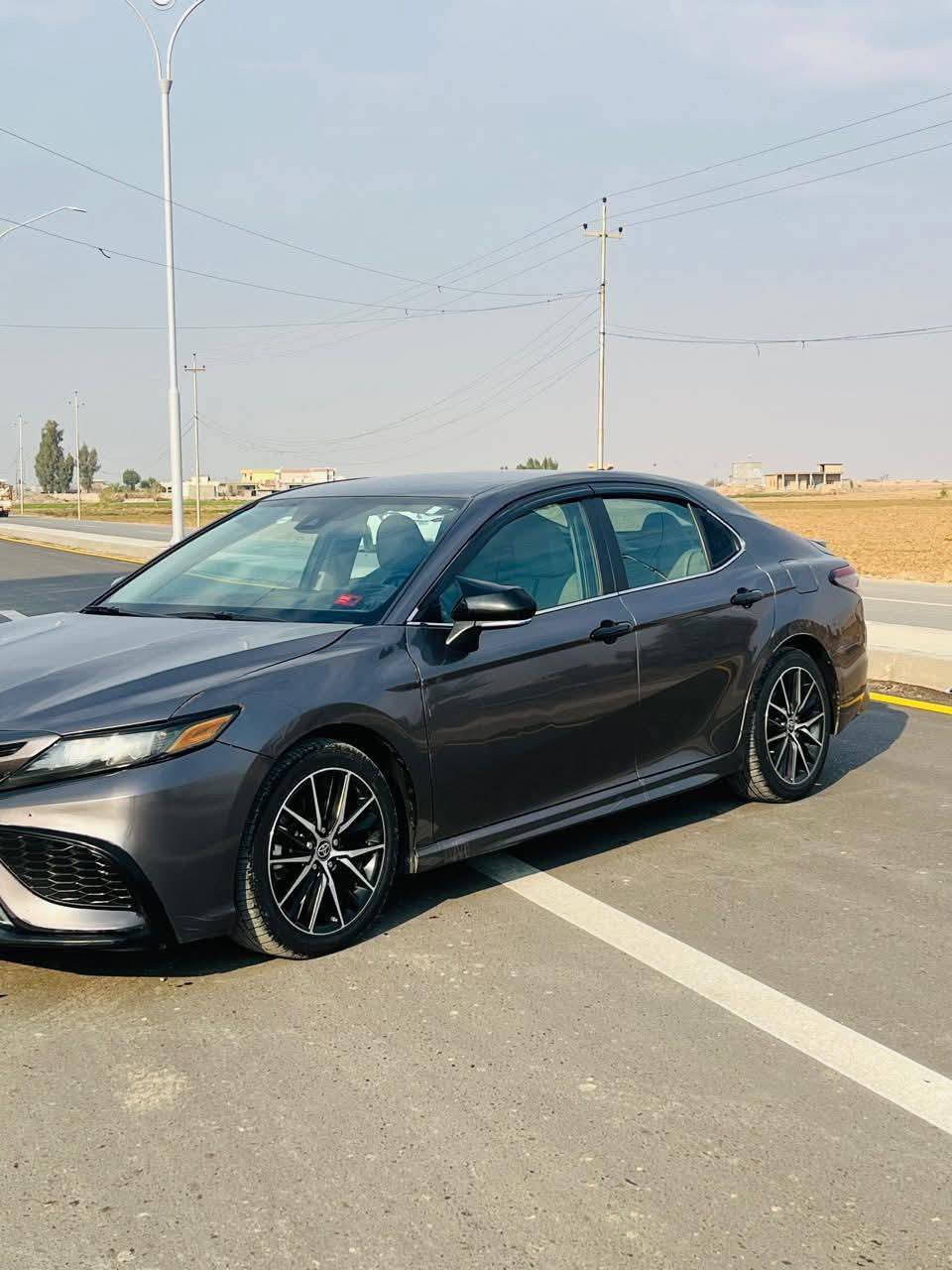 السلام عليكم
للبيع كامري 2023  SE
تبديل بنيد فقط  ضرر بسيط بدون دواخل
رقم صلاح الدين  السعر 185 ورقة
***********
