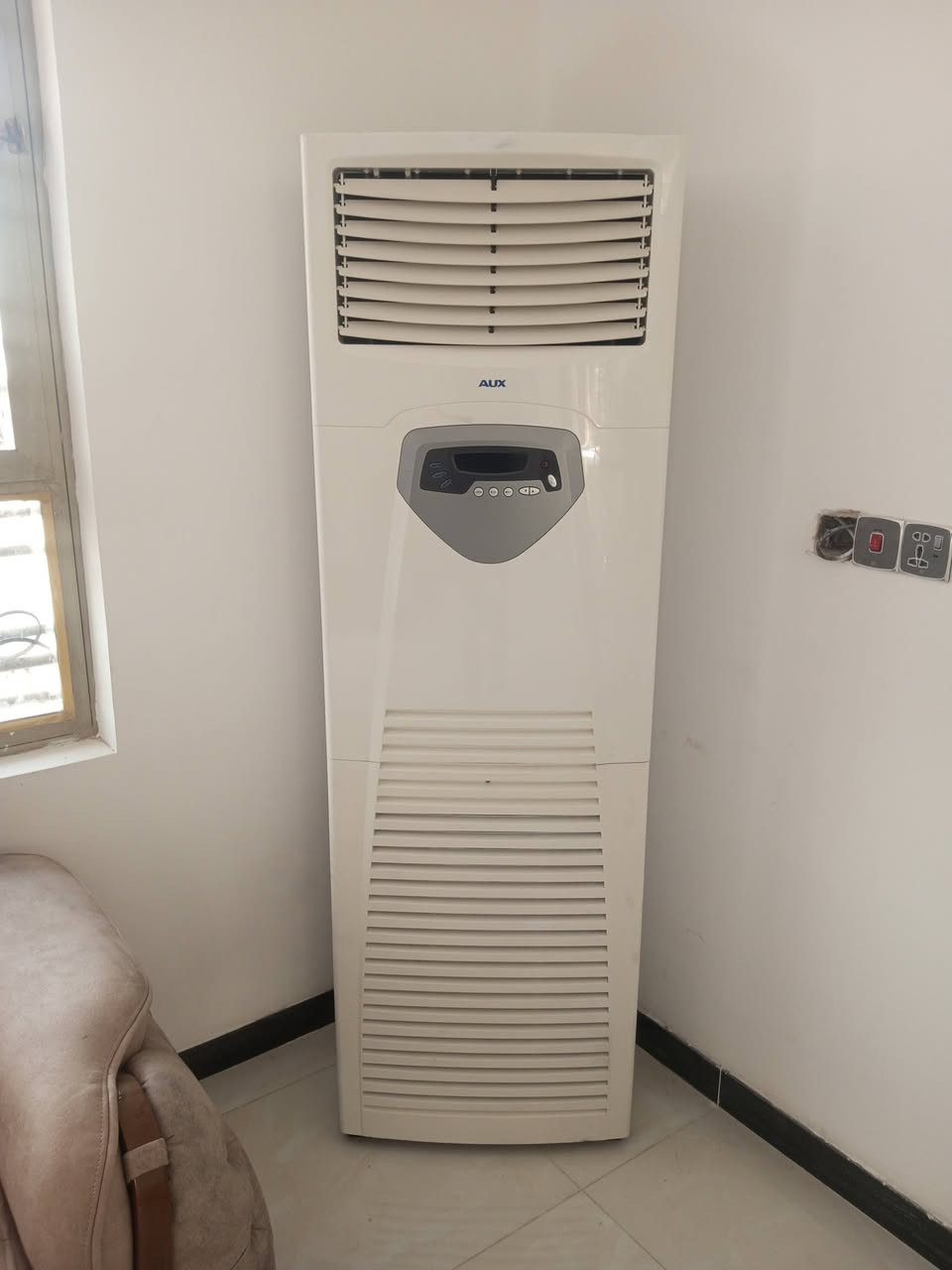 الورشه الهندسيه 
الورشه الهندسيه باداره مهندس علي صيانه موقعيه نصب وصيانة السبالت الكنتوري والجداري وتصحيح كود الخطأ وشحن غاز ضمان عام كامل
***********
***********
