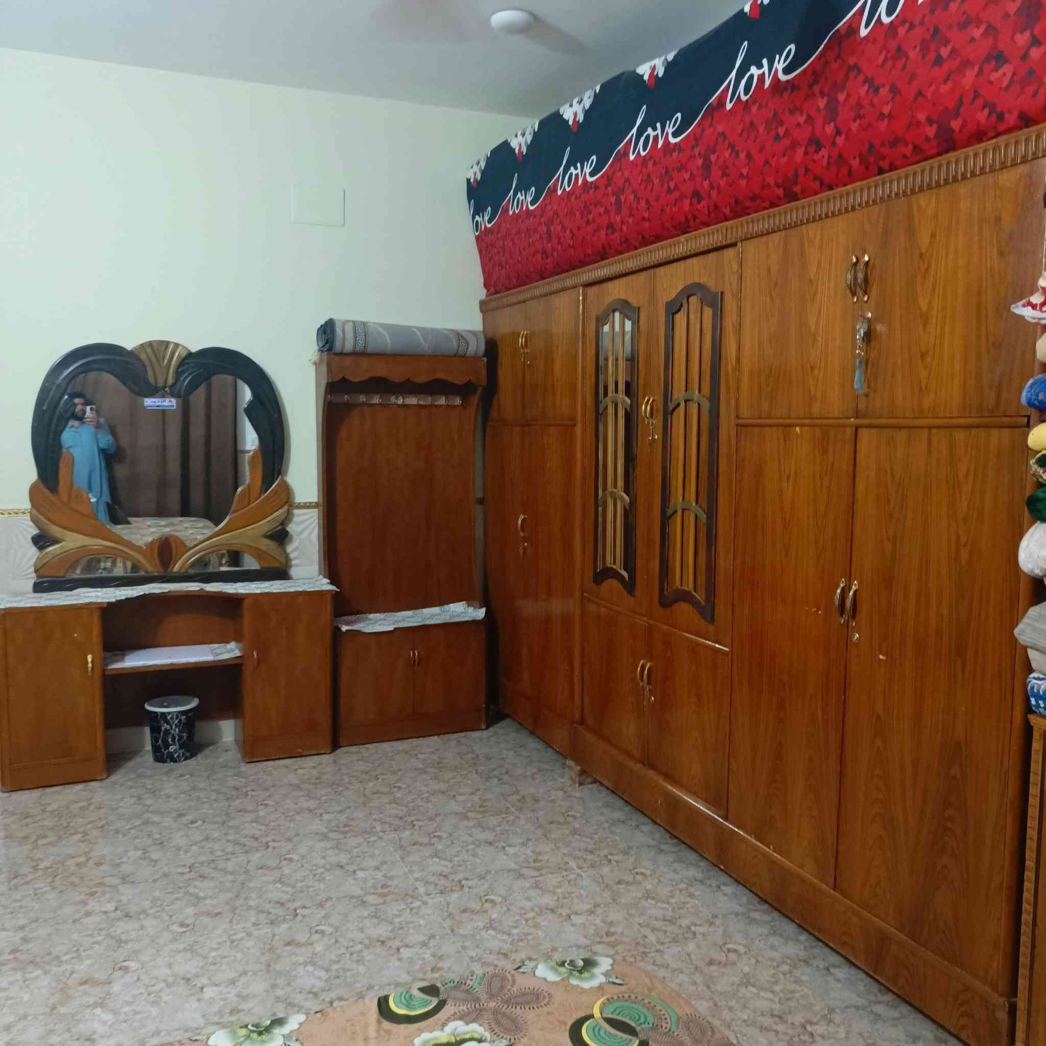 السلام عليكم غرفة اخشاب للبيع تسكام يعني نجاره درجه اولى خشب ثقيل غرفه بعده نايلون السعر 750, المكان واسط الصويرة قرب فلكة عبد الكريم قاسم حي العهد واي استفسار الاتصال على الارقام ***********///***********
