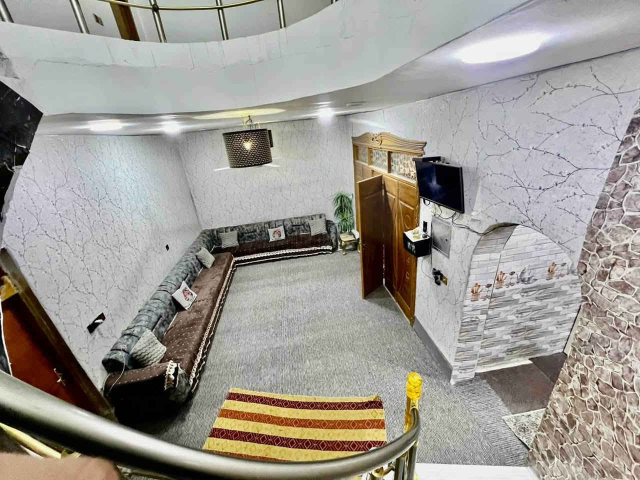 بيت180متر مربع طابقين فول فول  ***********حسين

#__مساحه_لبيت_180متر_مربع طابقين  كامل معايزه شيء بناء حديث درجه اوله
عنوان البيت) مقابل قرية الغدير عمود 276بشارع تضامن قرب مول شامل

#بيت_طابو_زراعي_سند25

بناء حديث
غير مسكون
بناء ممتاز جدا 

 تفاصيل لبيت غرفه عدد 4ستقبال صاله عدد 2صحيات عدد 3مطبخ منور سطح كراج مع حديقه داخل لكراج

***********وتساب النجف, العراق
