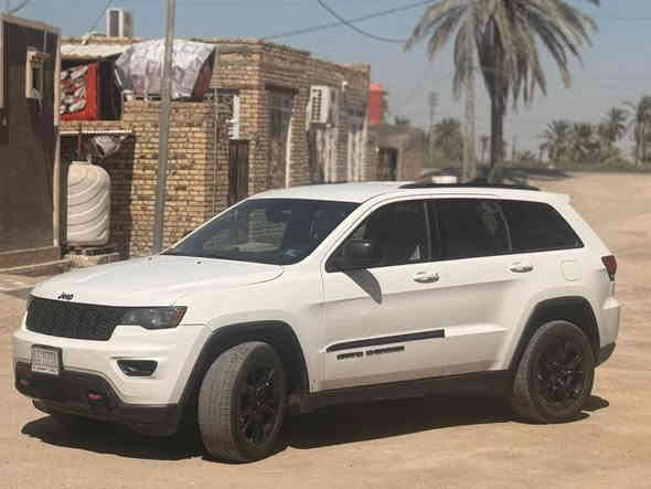 جيب كراند شيروكي
السعر 225
حادثها مرفق في الصور
الرقم ***********

2018
‎نوع بلاك توب
‎استبدال قطعتين بدون ايرباك
‎محرك 6 سلندر
‎ماشية 128 الف ميل
‎امريكية 
‎محرك 3.6
‎دفع رباعي
‎5 مقاعد
‎غرفة بيضاء 
‎كاميرا خلفية 
‎صندوق كهربائي
‎ مستشعر وقوف 
‎بصمة 
‎شاشة
