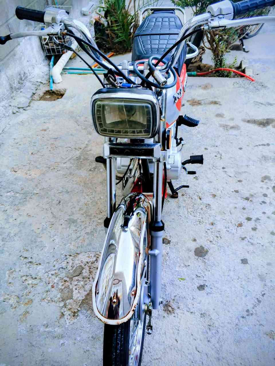 السلام عليكم 
نامه تعمير موديل 24 شاصي 20 اوراق
الاستفسار على ***********
