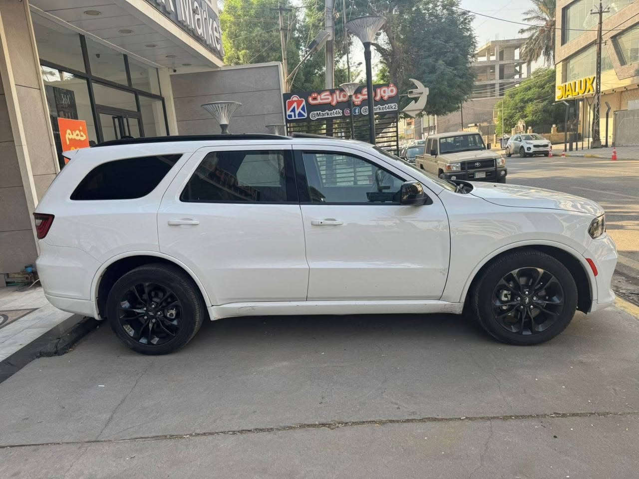 درانكو موديل 2023
دخول جديد السيارة ممرقمة 
موصفات كير اوتو
فتحه 
رادار امامي 
حساسات 
سبعه راكب 
قطعتين تبريد 
تدفئة كشتات
السيارة كلش حلو
بيها حادث جاملغ امامي وبنيد ايرباك طاك 
بس السيارة مماشيه هوايه وبيها مجال لطيبين 
التواصل 
***********
