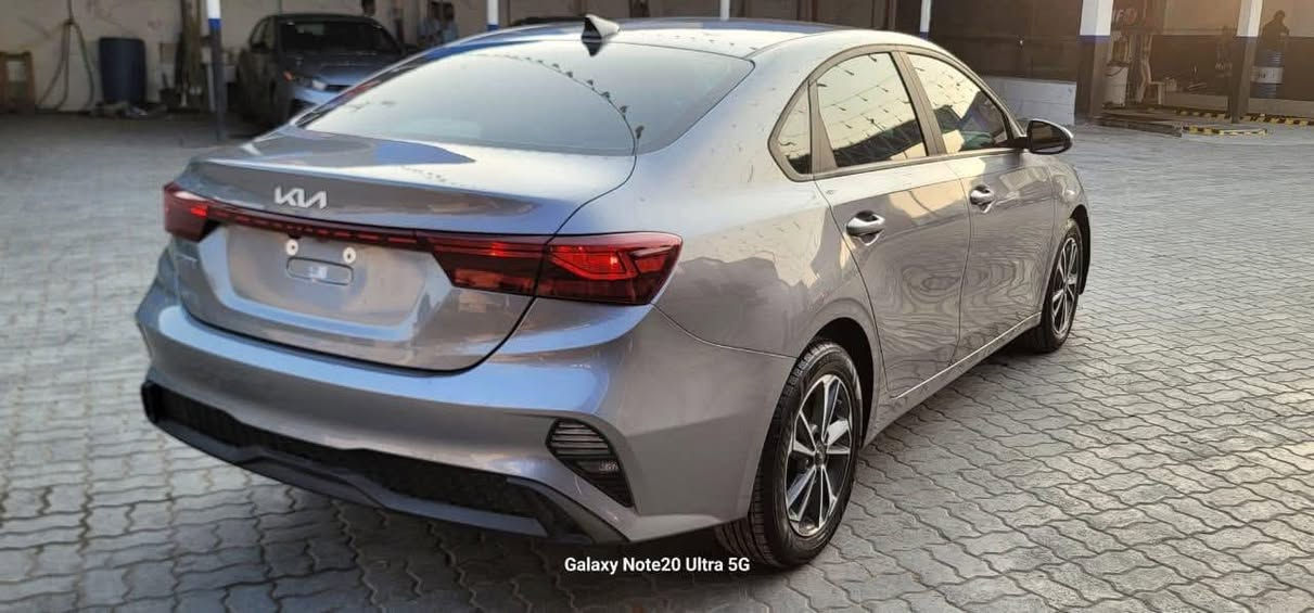 كيا فورتي مديل 2024
ماشيه 18 الف ميل 
رقم بغداد هزه وسنويه جديده 
بجم كبس حادث جانبي 
جاملغ مصبوغ ومبدل وبابين بارد 
سياره بدون ايرباك بدون شواصي مكفوله 
رادار امامي
مانع انزلاق
مثبت سرعه
تحكم ستيرن شفتات 
3 وضعيات قياده 
عادي 
سبورت 
ايكو 
لحيه وجانبيات جديده
153 وبيها مجال بسيط 
عنوان بغداد حي النصر 
***********
