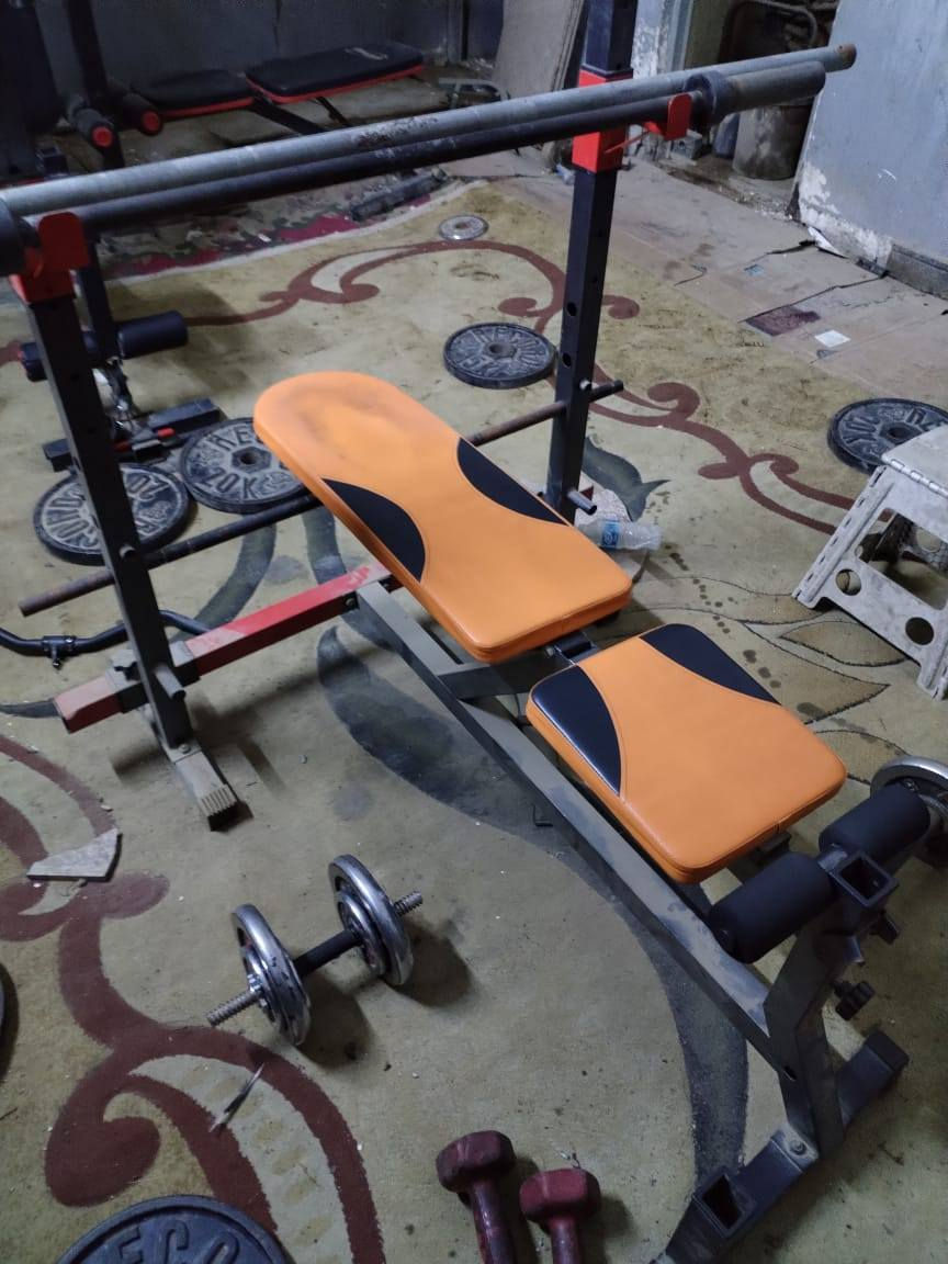 السلام عليكم ملتجم مع شفتات اولمبيه 2 واحد زت واحد عدل سائد مصطبعه متحركه اعلا وصط  واسفل اوزان العدد 8   4 وزن 20 كيلو 2ابو  15 كيلو 2 ابو ال 5 كيلو مع مع دمبلص 2 وزن الدمبلص ابو 5 يقبل اوزان زايده ابو الفتح والشد السعر مليون وميتين وبي مجال للشراي ***********
