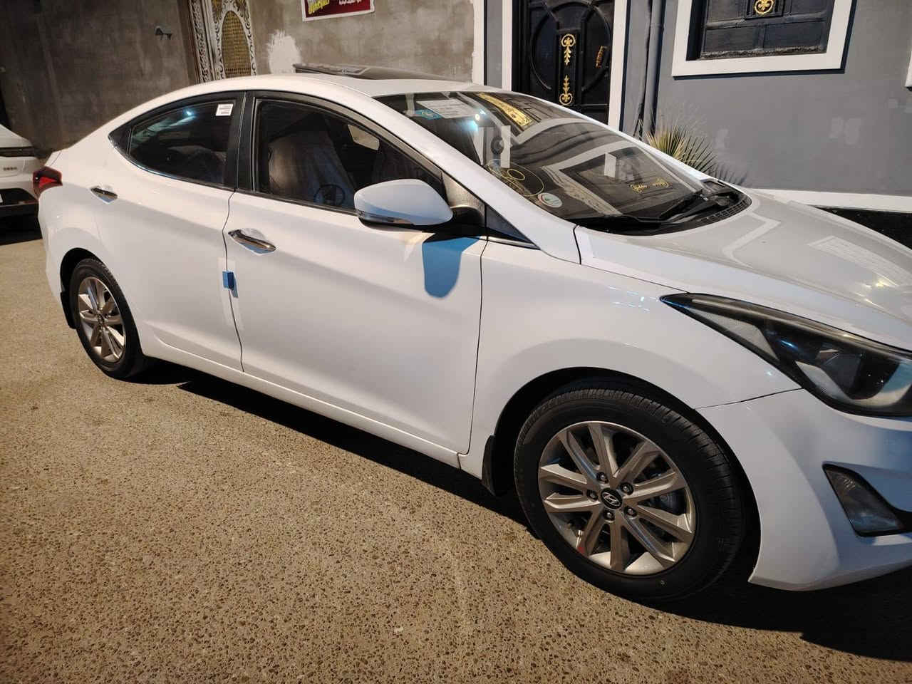 اخوان النتره موديل 2016 سياره خليجيه كفاله عامه من كلشي ماشيه 95 الف كير محرك كفاله حجم مكينه 1800 رقم دولي بصره سياره قبق جنطه مصبوغ اثر تقشير ودوسه اليمنه بس بعد كفاله من كلشي تخم تاير جديد شاشه كامره تبريد ثلج سعر 130 وبيه مجال رقمي *********** عنواني بصره
