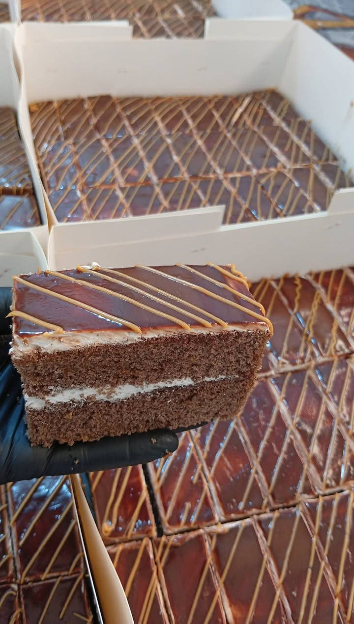 قطع كيك حسب الطلب 🍰 
الحجز قبل يوم او يومين 
يتوفر توصيل داخل شهربان 🚗 
#ديالى #كيك #كيك_مناسبات #عمل_كافه_انواع الكيك #حلويات


**إذا كنت صاحب هذا الإعلان وتريد حذفه لأي سبب، رجاءا أرسل رسالة إلى الدعم الفني**