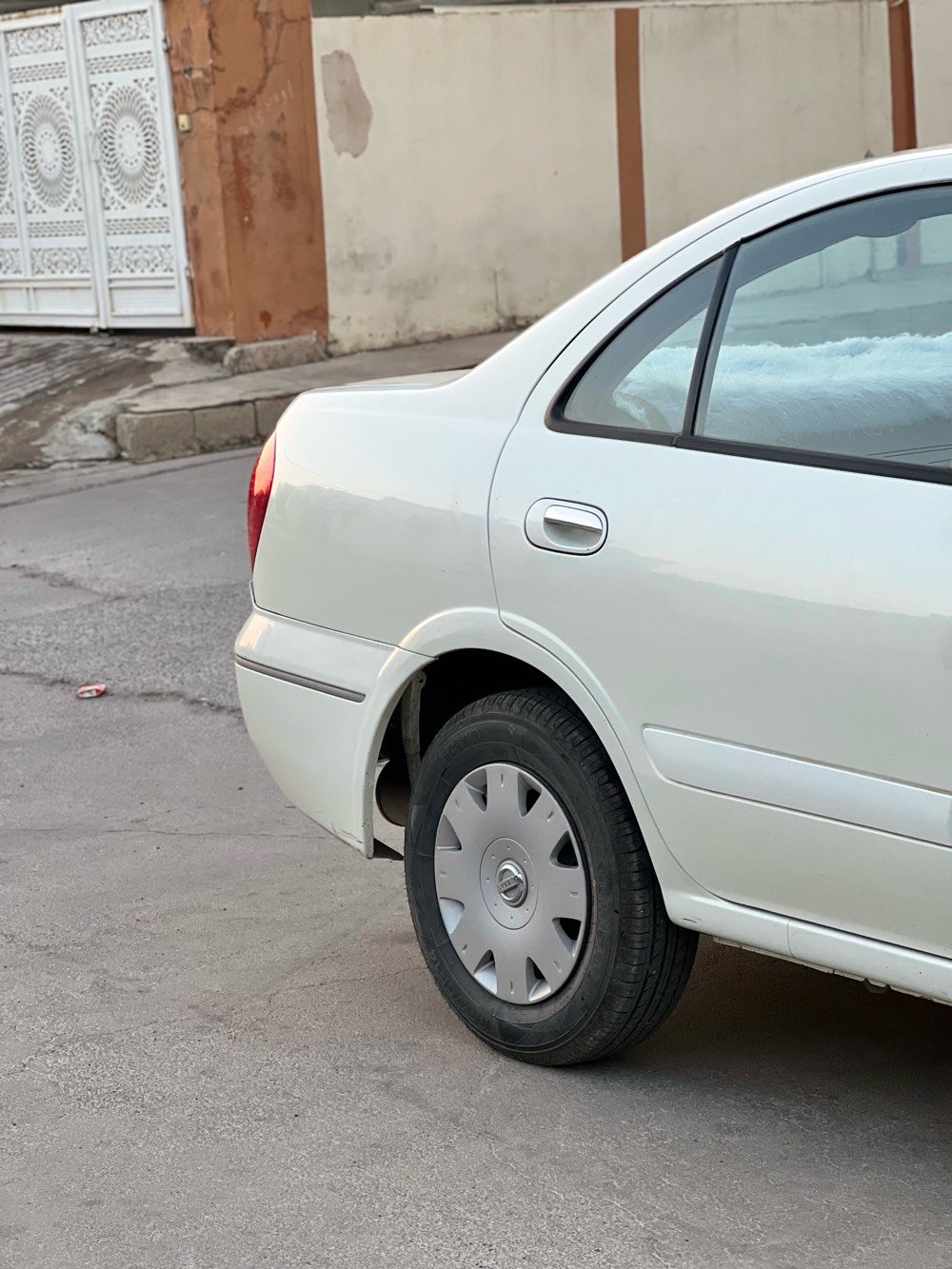 بسم الله الرحمن الرحيم 
نسيان صني موديل 2007 لون ابيض
مواصفات EX سياره نظيفة وحلوه 
حجم المحرك 16 (4 سلندر)
عدد المقاعد 4
نوع المقاعد قماش 
گير عادي 
لوحة السيارة كركوك خصوصي بسمي وشرط التحويل كلين تايتل 
مكفوله كفاله عامه سياره مال بيت 
رقم الهاتف/*********** الاتصال بالرقم
مكان كركوك .