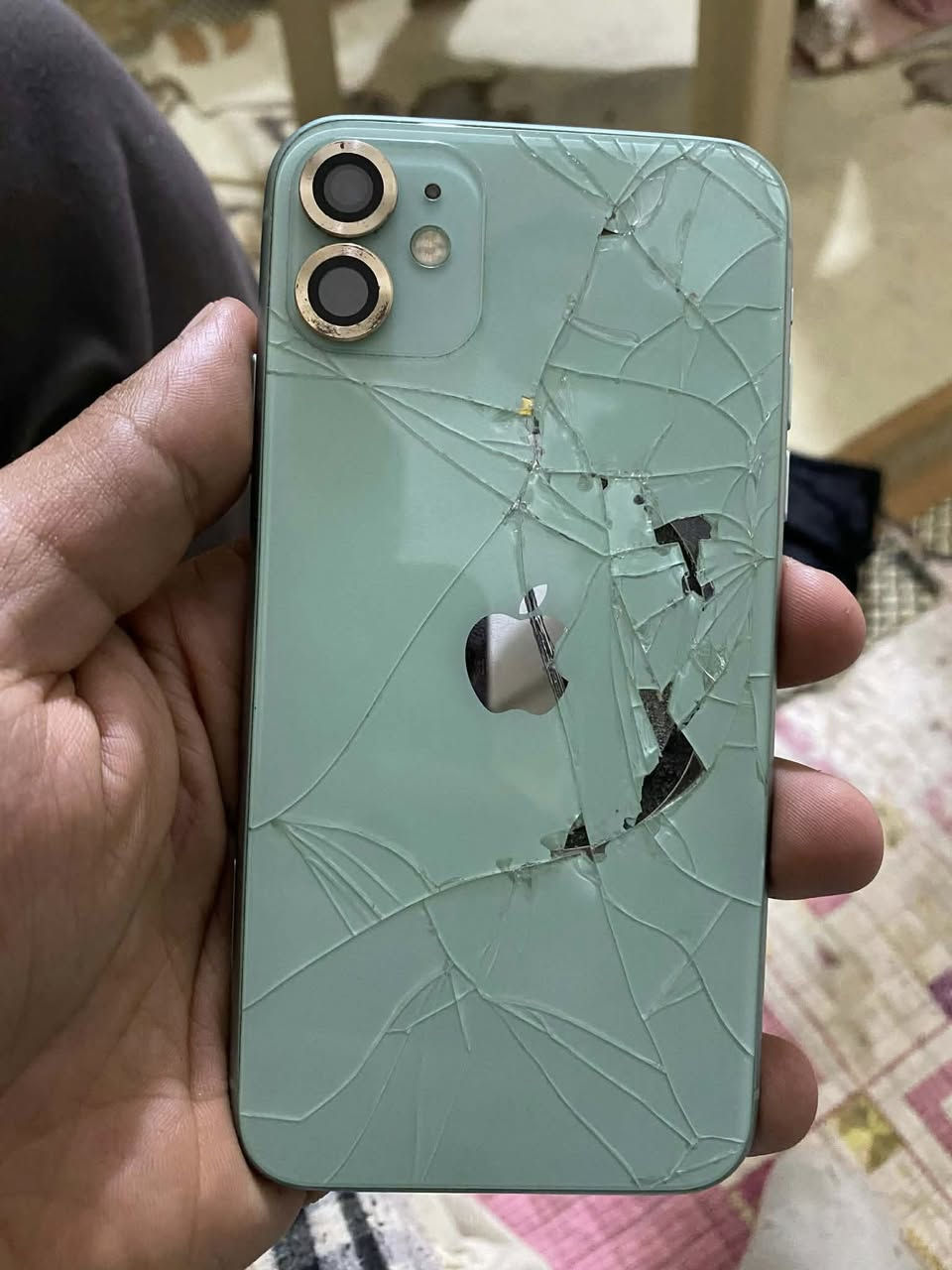 سلام عليكم 

جهاز : 11 عادي 
الحاله : مبدل شاشه وبطاريه فيس أيدي متوقف
ذاكره:  256
بطاريه :تقره 100 اصليه 

السعر 160
مكان : بغداد 

هاتف : ***********
وتساب : ***********
