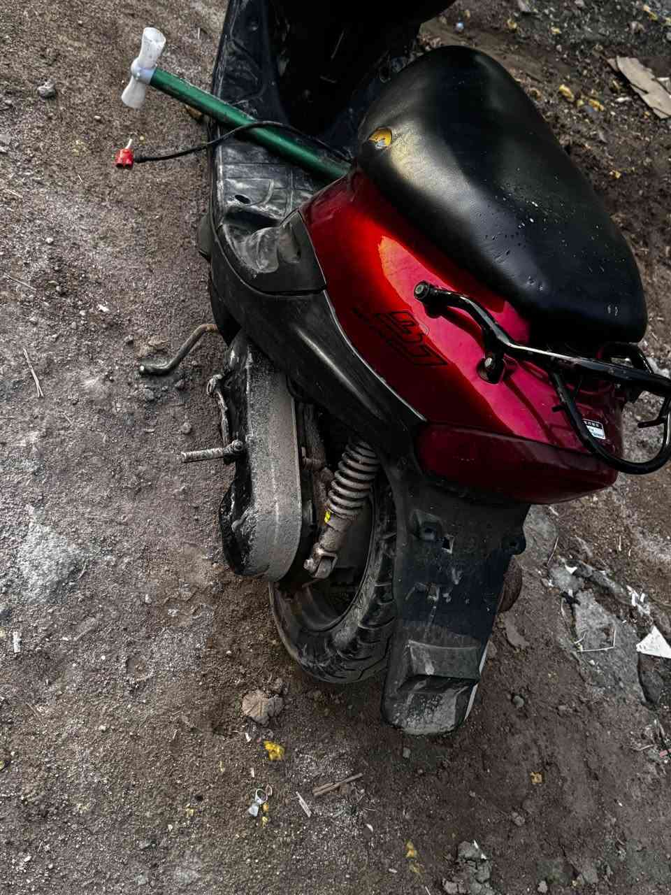 السلام عليكم دارجة تسع زروف نضيفه مفتوحة مرة وحدة عوزها بس باتري قفلها 200 
للاستفسار :*********** عمارة, ميسان
