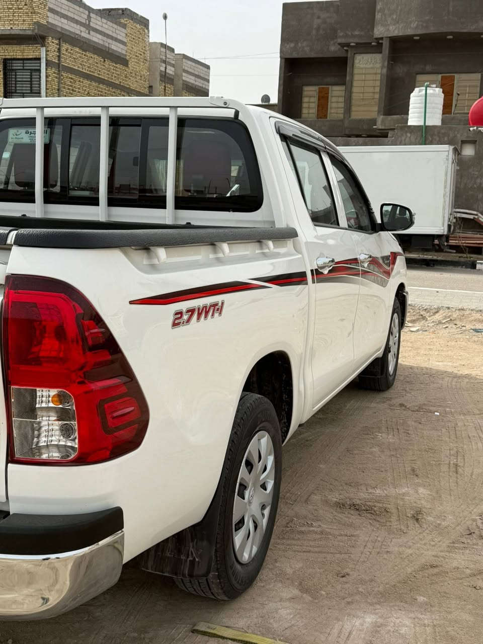 السلام عليكم..للبيع بيكم فلونزاء هايلوكس مديل 2025 بااسمي سياره زيرو جديده ماشية 20 الف. بيه خط بشركه
الاتصال ***********
