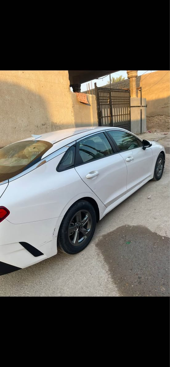 السلام عليكم 
كي فايف 21معوقين اسوي  وكالة رقم ذي قار باسم بنية معلمة 
وارد امريكي 
حادثه فقط الموجود الي بلصورة تبديل قطعتين جاملف وبنيد فقط بدون دواخل ما واصله للعرضانية الضربه ولباقي كفالة السيارة نضفية مكينة ١٦٠٠ تيربو ماشية ٩٤ فقط تبريد تدفئة مكينة گير كله كفالة 
مكاني البصرة گرمة علي 
سعرها ١٥٢ وبيه مجال 
للاستفسار *********** البصرة, العراق
