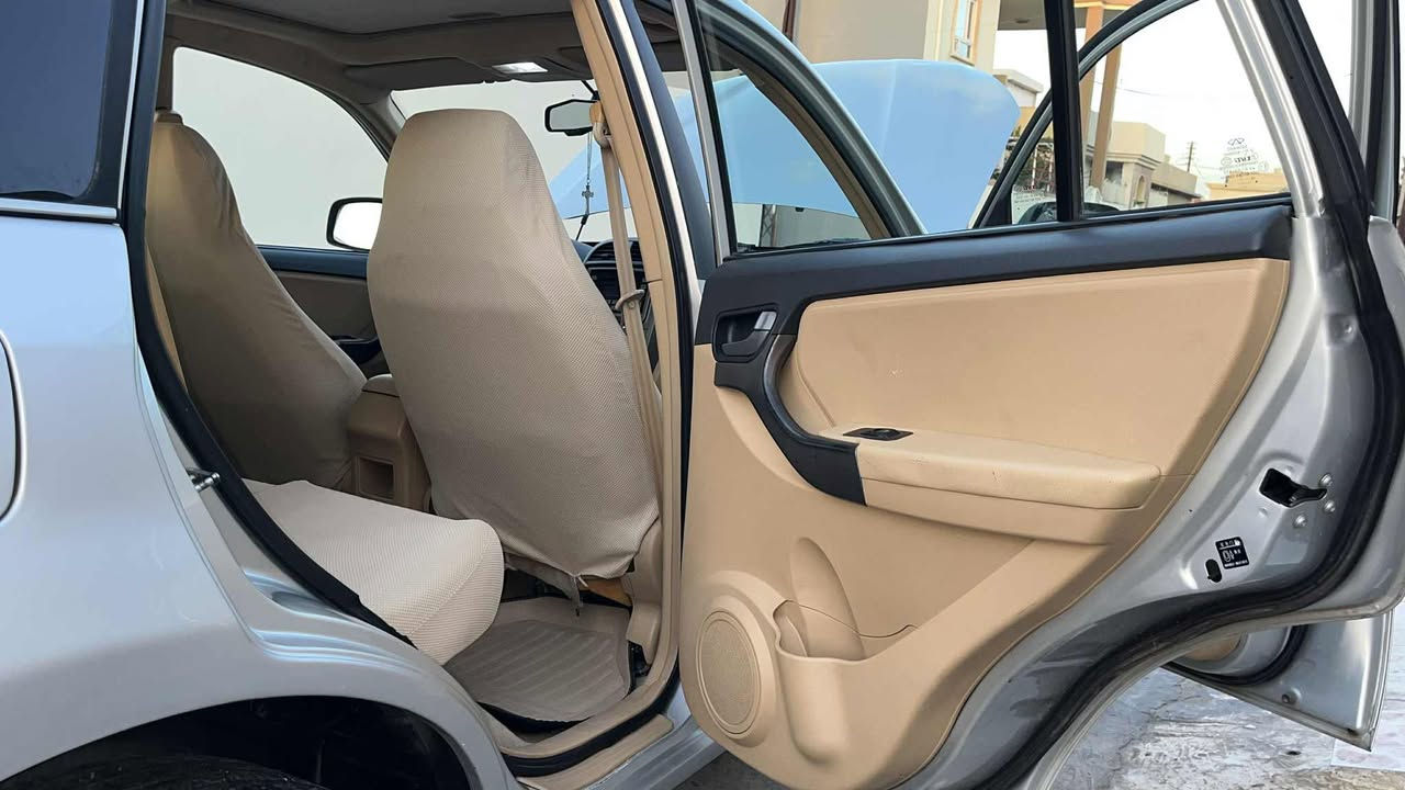 السلام عليكم شيري تيكو 2014 مكينة 20 كير ميكانيكي المرغوب مكينة وكير شرط صدر امامي وخلفي كامل  سيارة باسمي ورقم اربيل دولي سنوية 2029  ثاني يوم تحويل سيارة مامطلوبة لا لمصرف ولا غرامات سيارة كلين  بدون صبغ تبريد شغال ثلج تدفئة شغال شاشة اندرويد طخم تايرات سيارة مال بيت مكفولة كفالة عامة كوبون بنزين بيها وبيها شوية تقحيل بالبنيد بالصور مايبين وفول مواصفات كشنات هيتر فتحة سقف جام يصعد وي السويج لايت زنون نهار السعر 77 وبيها مجال او مراوس عنواني الموصل ناحية بعشيقة *********** اسيا 
*********** كورك وواتساب على الرقمين موجود وغير متواجد عالفيسبوك
