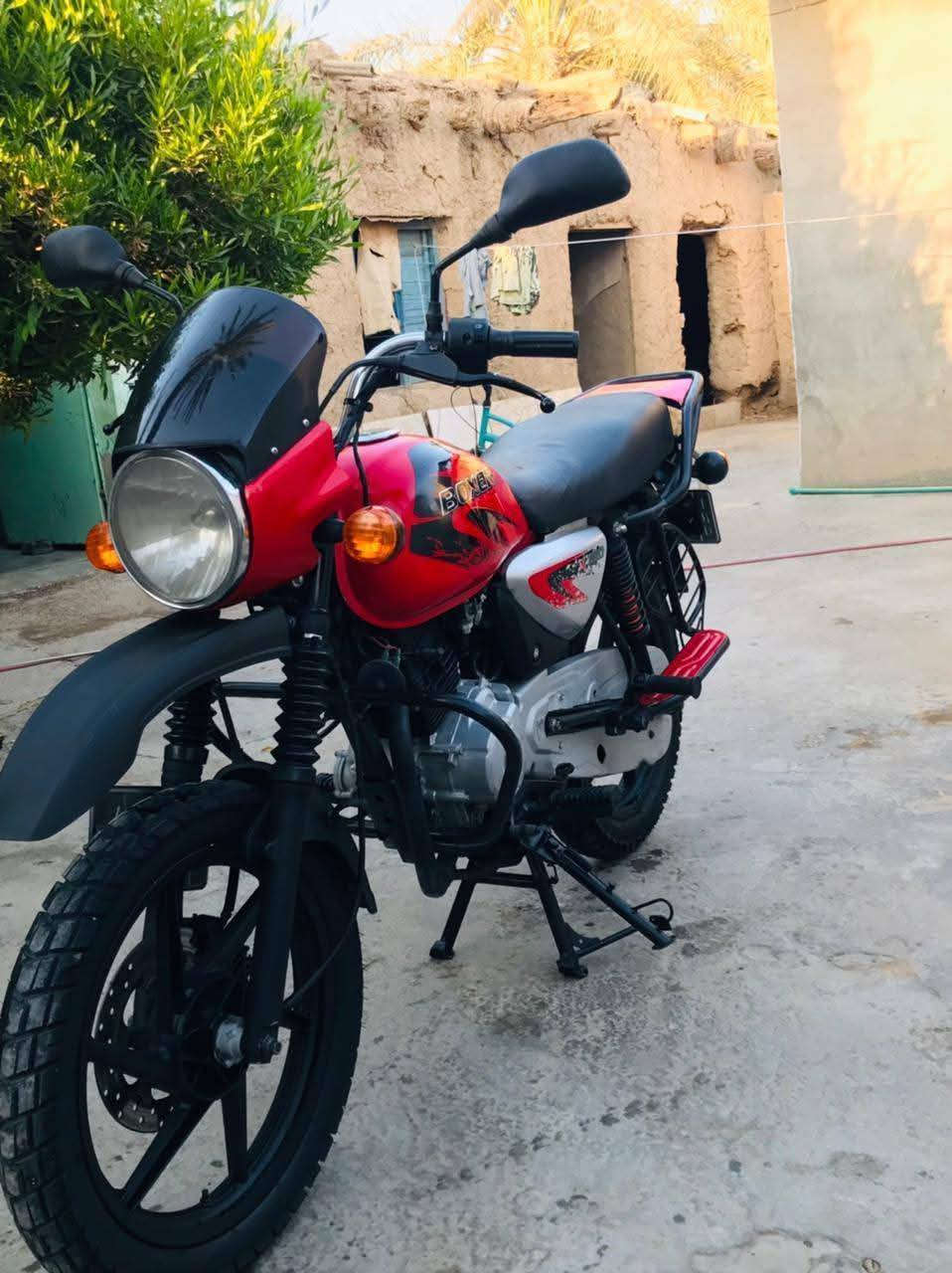 سلام عليكم
بوكسر للبيع 23

رقم وسنويه 

رقم ***********
سعر 2500
