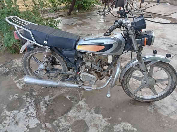 سلام عليكم موطور ايراني للبيع بدون اوراق

سعر 275 المكان ديالى رقمي ***********
