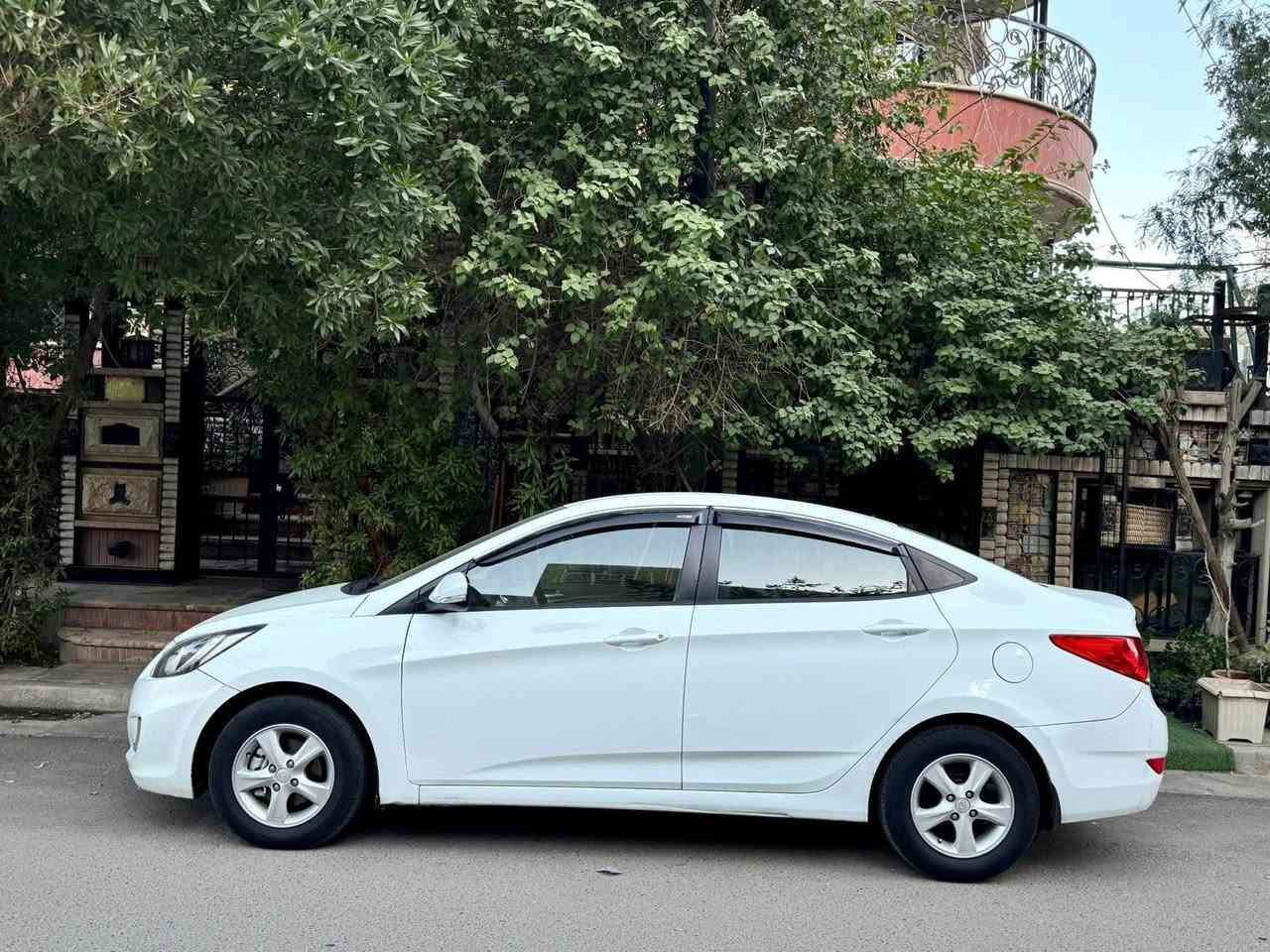 السلام عليكم ورحمة الله وبركاته

اللبيع أكسنت خليجي  

الموديل 2015

مكفوله من الصبغ 

تحكم ستيرن

محرك 1600

ويل گب گروم

أشاير بالمري 

سبير منازل بعدها ع وضع شركة

تبريد ثلج تدفئة

تايرات جديدة

ماشية 58 km حقيقي

بأسمي رقم بغداد الجديد تحويل ثاني يوم 

السعر وبيها مجال 114 بيها مجال بسيط  !!

مكان السياره بغداد اليرموك اربع شوارع

رقم الهاتف / *********** بغداد, العراق
