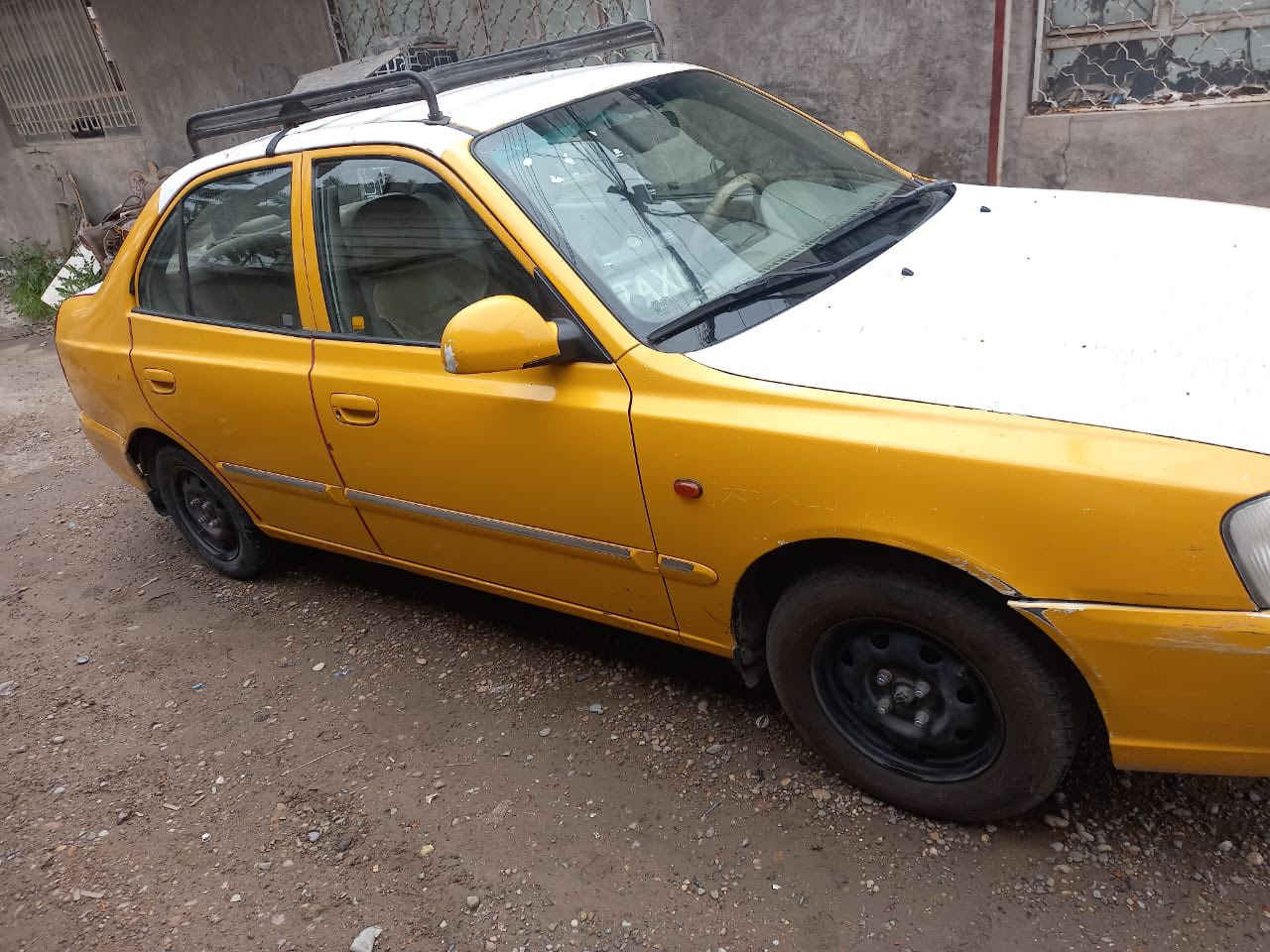 هونداي فيرنا 2014 سيارة نضيفة تبريد تدفئة شغالات مكينة مكفولة سعر 70 بيها مجال ***********
