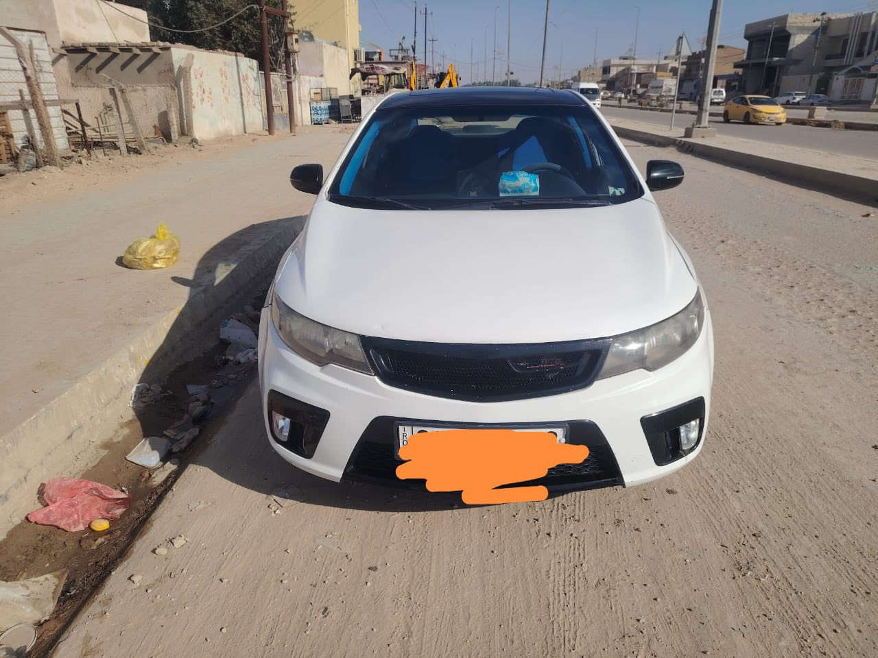 سلام عليكم
 سيراتو  ١٢ كصه جنطه
مكينه كير حداديه تخم تاير تبريد كله جديد 
سياره جاهزه من كلشي مابيه اي نقص
 سعر 45 بيه مجال 
***********
