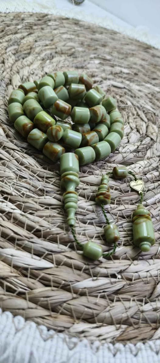 عرض Vip سبحة من النوادر
سندلوس خراطه الاسطى ابو عمر
گصه كويتي 45 حبه جراخة Vip 
مع علبه  وخشب 
للحجز والاستفسار مراسله الصفحه او الاتصال على الرقم ***********
متوفر خدمة توصيل لجميع المحافظات العراق 🇮🇶 طوز, صلاح الدين
