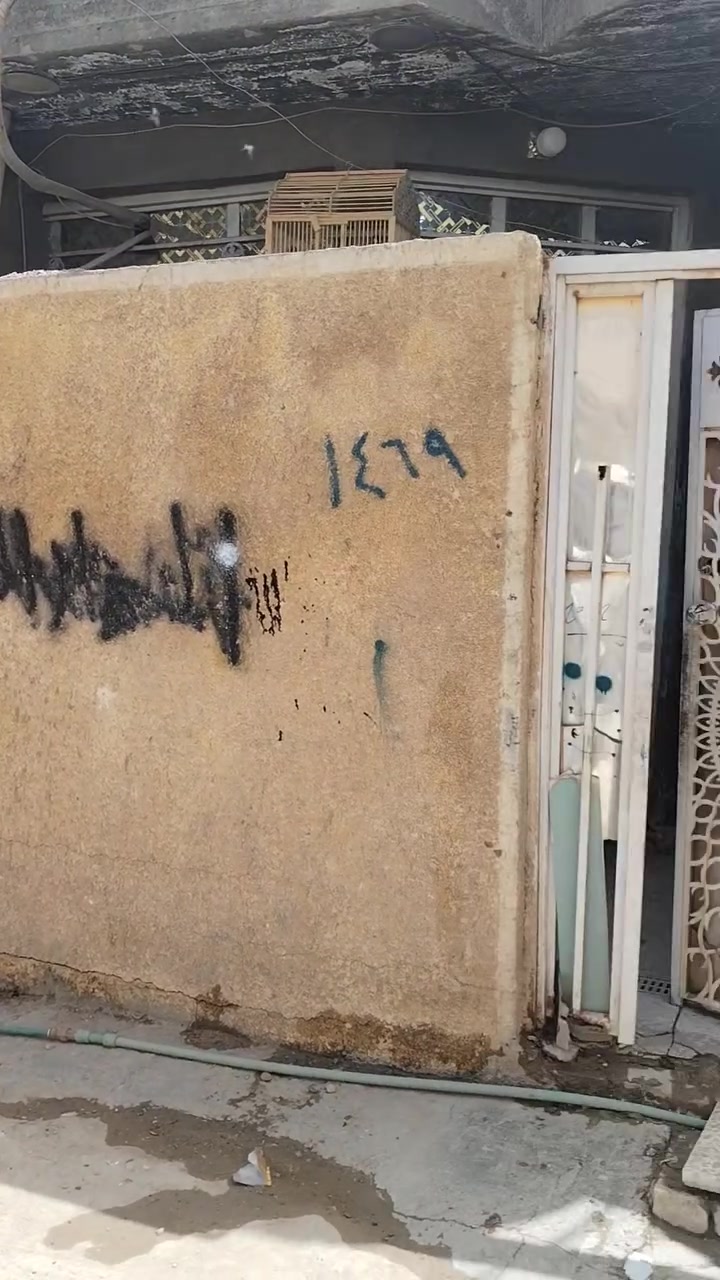 دار للبيع الرشاد مساحة 80 متر شارع قاعده العام قريب على مطعم جكن سبايسي السعر 45 وبي مجال اتصال على رقم *********** واتساب
