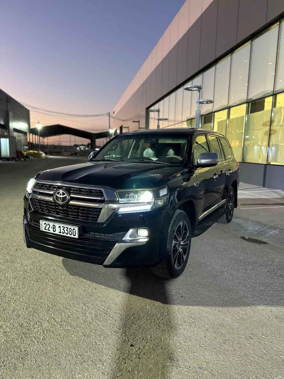 سلام عليكم لاندكروز 2008 محدثه 21 السيارة ثمانية سلندر السيارة واحد ع واحد خمسه بصمات فتحه تحكم ستيرن شاشة لكزز كشنات ملكيه بيض كراسي كهرباء السيارة فول للأخير السيارة كفاله عامه ماعدا التحديث بس البجم محدث بدون ضربة السيارة رقم دولي هستوها داخله هزه السيارة ماشيه 160 اصل السيارة وضع شركه السعر 260 وبيها مجال لاستفسار الاتصال
 *********** النجف, العراق
