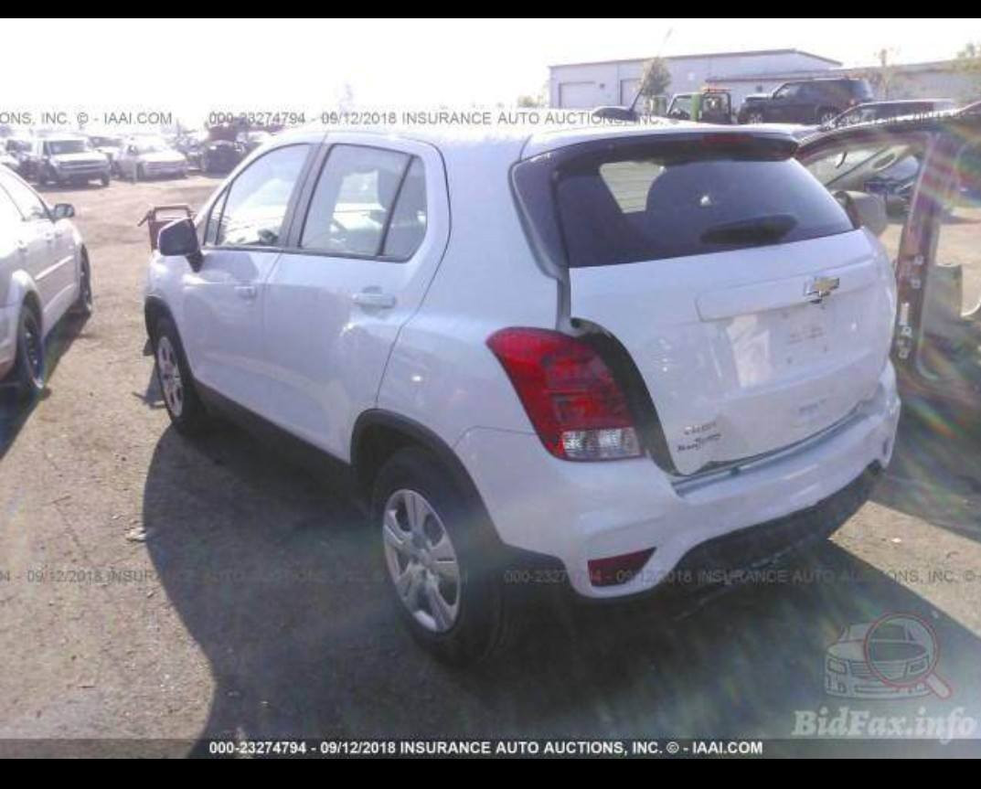 نرخ 99وەرقە مەجال
وارد امریکی 
مەکینەی 14 توربو 
سەنەوی بە سەر چوە 
سەنەوی بە ناو خومە
120هەزار رویشتوە
بونیت گوڕاوە 
کوبونی بەنزین هەیە 
چوار تایەی تازیە
شوین کەرکوک 
***********
