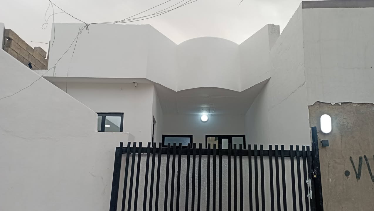 سه رتا به ناوى خواى گه وره و ميهربان سلاو كريارانى به ريز ئه م خانومان لايه بوفروشتن مساحه 135مترفول كاشى كامل خه ده مات پيكهاتوه له دووژورنوستن هول متبغ ميوان مشته ملأت عنوان كركوك بنجاعلى بوزانينى زياترپه يوندى كن به م ژمارانه ى لأى خواره وه ***********//***********
