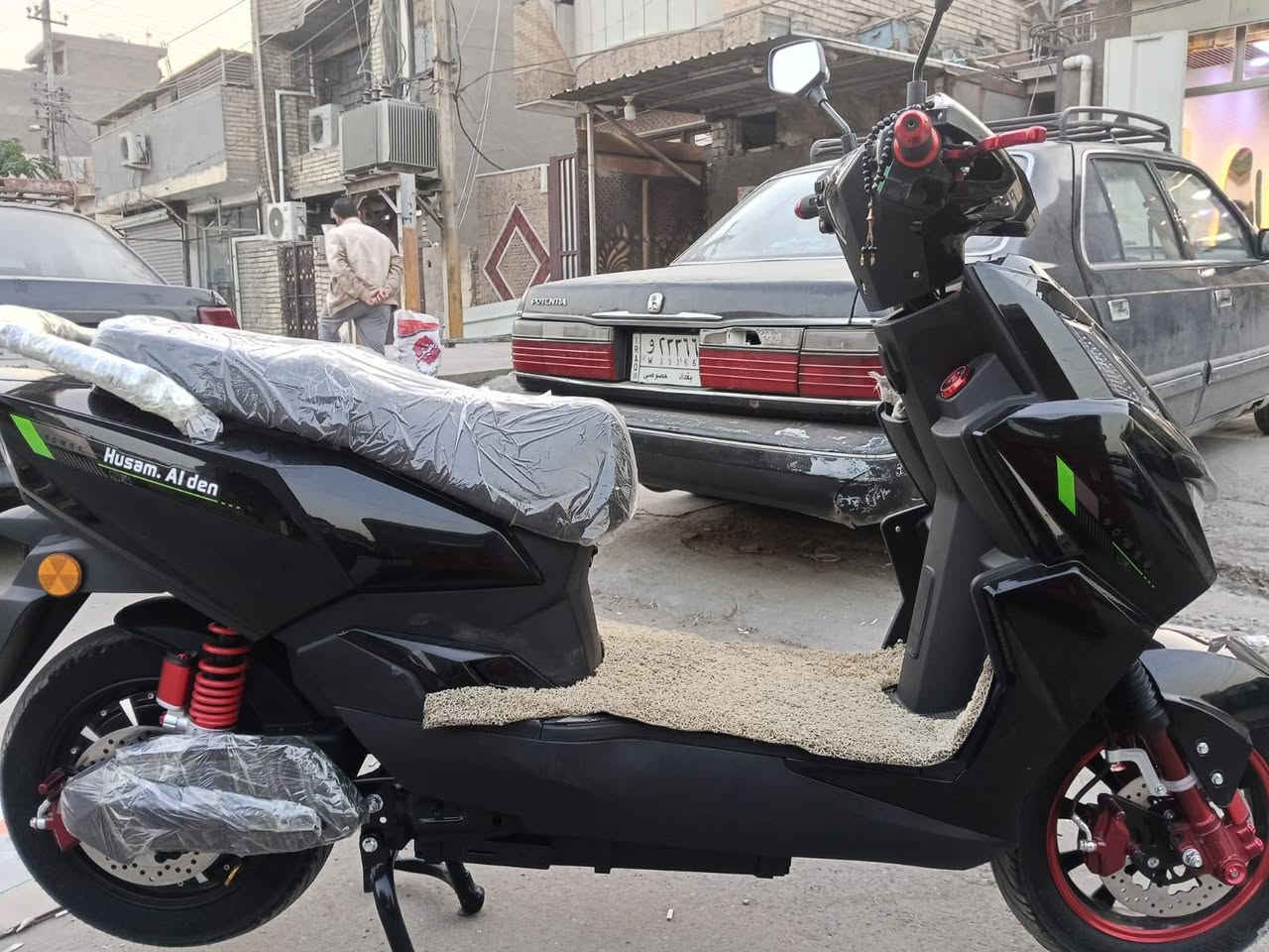 السلام عليكم شحن يواجه سته بطاريات مسطره 38 امبير يواجه حلوه نظيفه مكاني بغداد جديده ***********   سعر 650
