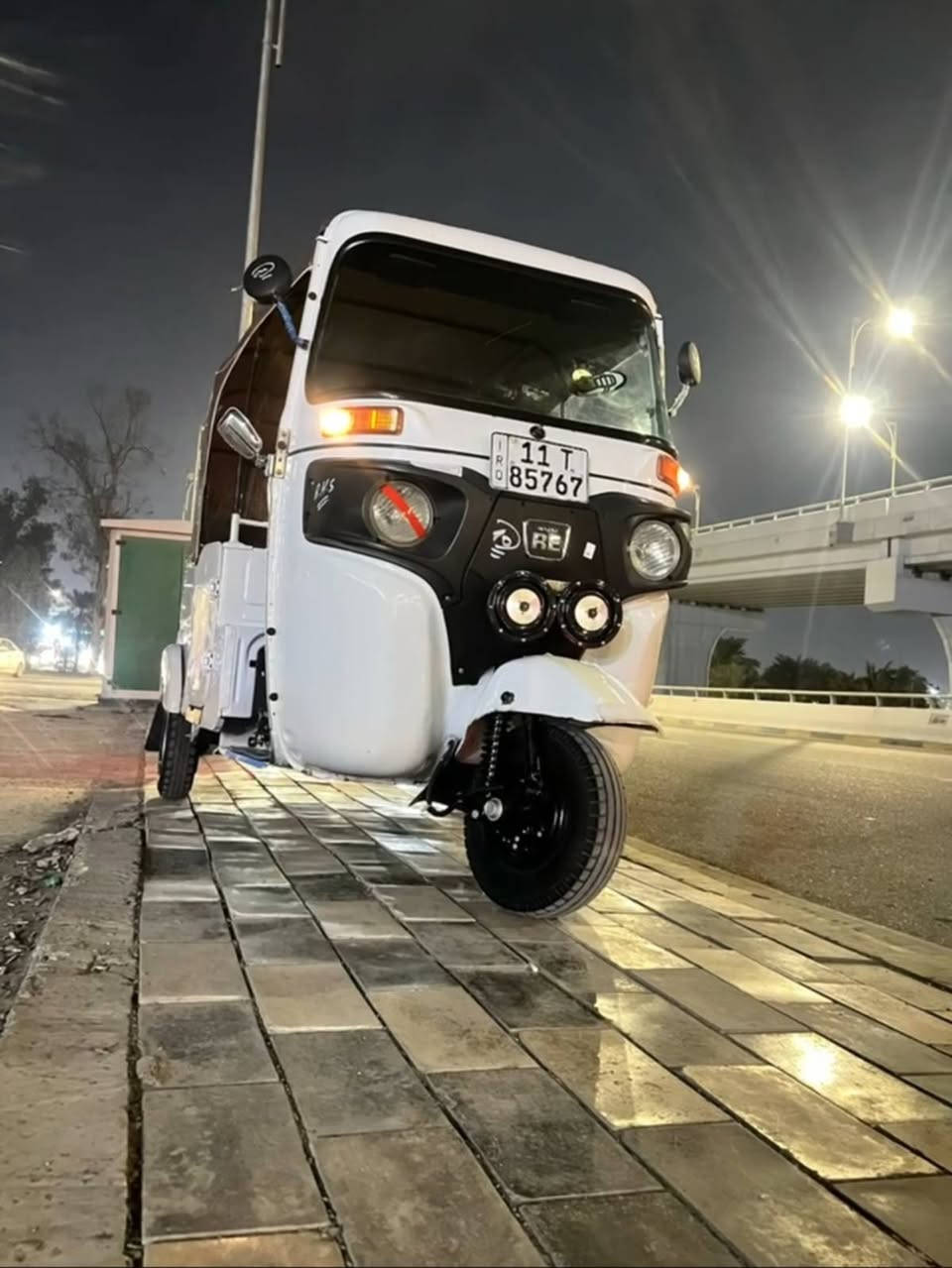 سلام عليكم تكتك للبيع 21 شهر ال 10 تحويل ثاني يوم جادر جديد تخم تايرات تكتك جاهزة من كلشي  كهربائيات مكينة ممجفتة مبدل بيها كلجات فقط ضربتها بيها بارد فقط جوا الرقم بيها رش جمالية قليل معمرة دوس بيع بدون غراض المكان بغداد دورة سعر 8ونص وبيها مجال 
*********** بي وتساب
