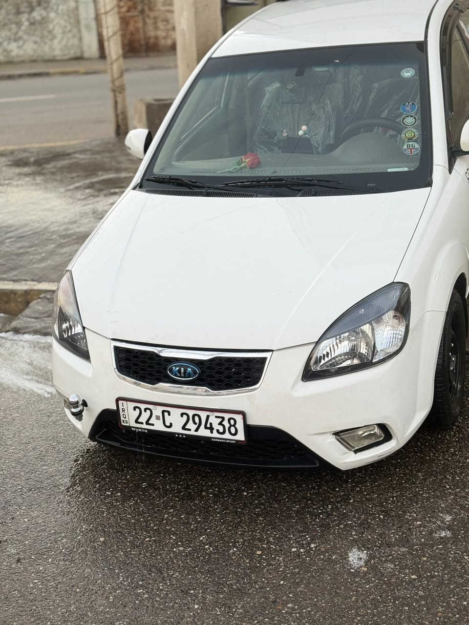 السلام عليكم
كيا ريو للبيع 

موديل 2011

لون ابيض 

سياره حلوه وجاهزه 

شاشه وكامره بيها

داخل صحراوي 

سنويه 2030ورقم مسطرة اربيل  

وهزه لي شهر ال خمس 

محرك 16 تبريد + تتفئه شرط

تحكم بالمري + اشاير 

بسمي انا الشرعي وشرط التحويل 

ضررها جاملغ السايق بدون دواخل +البوند السوناار بل صور 

مكان السياره موصل
***********
***********
