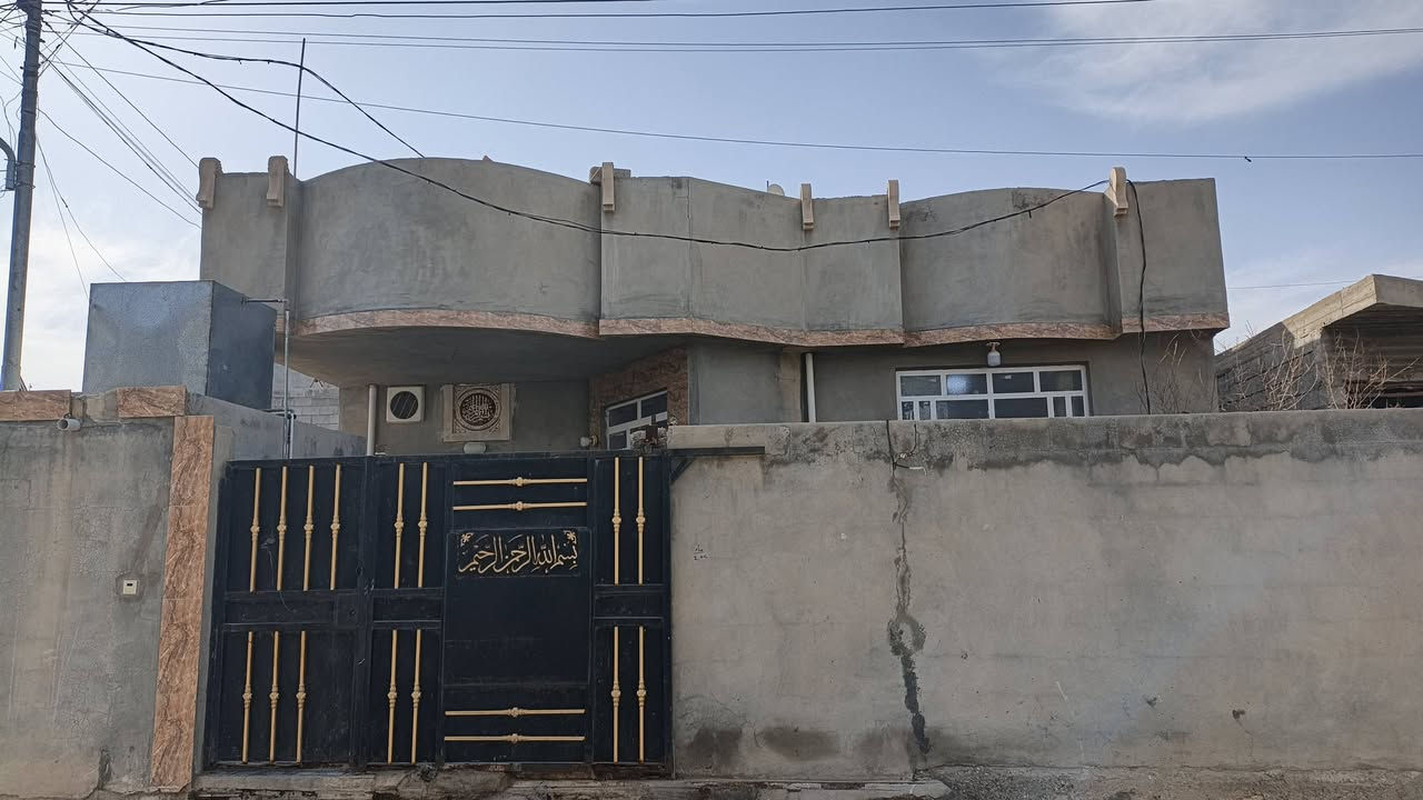 #دار_للبيع_في_الخالدية
#دار_للبيع_في_الخالدية
#حي_الامين قرب جامع قباء صعدة المستشفى 
 
♣مساحه 185م 
♣شارع 8م تبليط مجاري ارصفة

♣تجاوز مسجل بالبلدية

💦البيت طابقين اربع غرف  +مطبخ+أستقبال+حمام

💦البيت جاهز من كل شيء   

💠السعر 70 مليون  فقط قابل للتفاوض 

🍂حي_الامين قرب جامع قباء صعدة المستشفى 
 
♣مساحه 185م 
♣شارع 8م تبليط مجاري ارصفة

♣تجاوز مسجل بالبلدية

💦البيت طابقين اربع غرف  +مطبخ+أستقبال+حمام

💦البيت جاهز من كل شيء   

💠السعر 70 مليون  فقط قابل للتفاوض 

🍂***********
