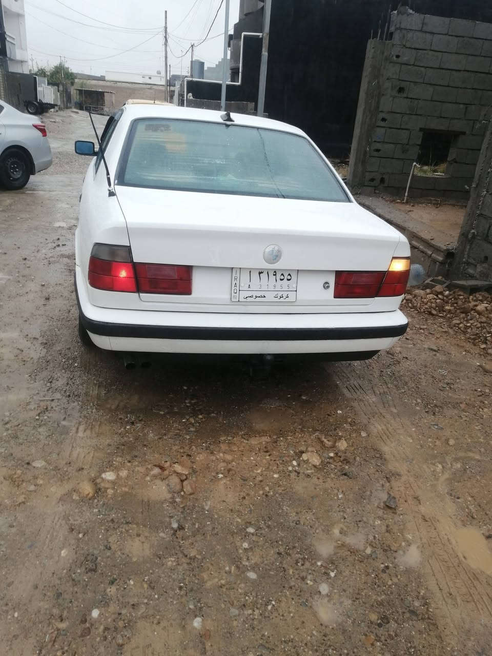 سياره بي ام للبيع موديل 1990 كير وتماتيك دفتر بانزين بي سنويه عظم عاج شرط الاضباره والقرص سياره على وضع الشركه بدون صبغ بدون ضربه بدون خياس شرط التحويل و الوكاله كير محرك شرط لا صرف لا بخار جوم كهرباء استيرن باور دوشمه جديد مكان السياره كركوك السعر 55 للاستفسار ***********
